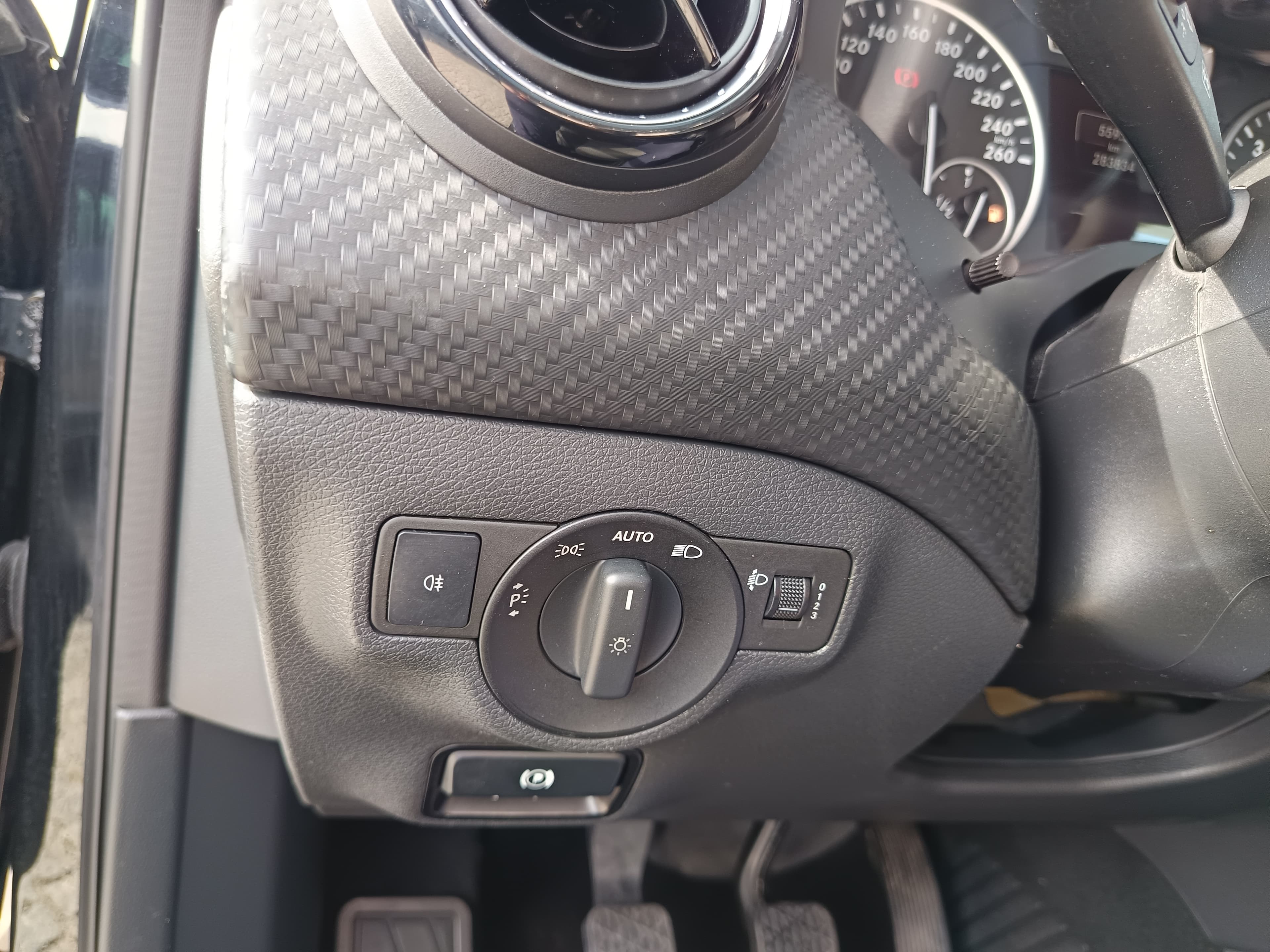 Mercedes-Benz GLA 180 CDI · Ano 2015 — imagen 40