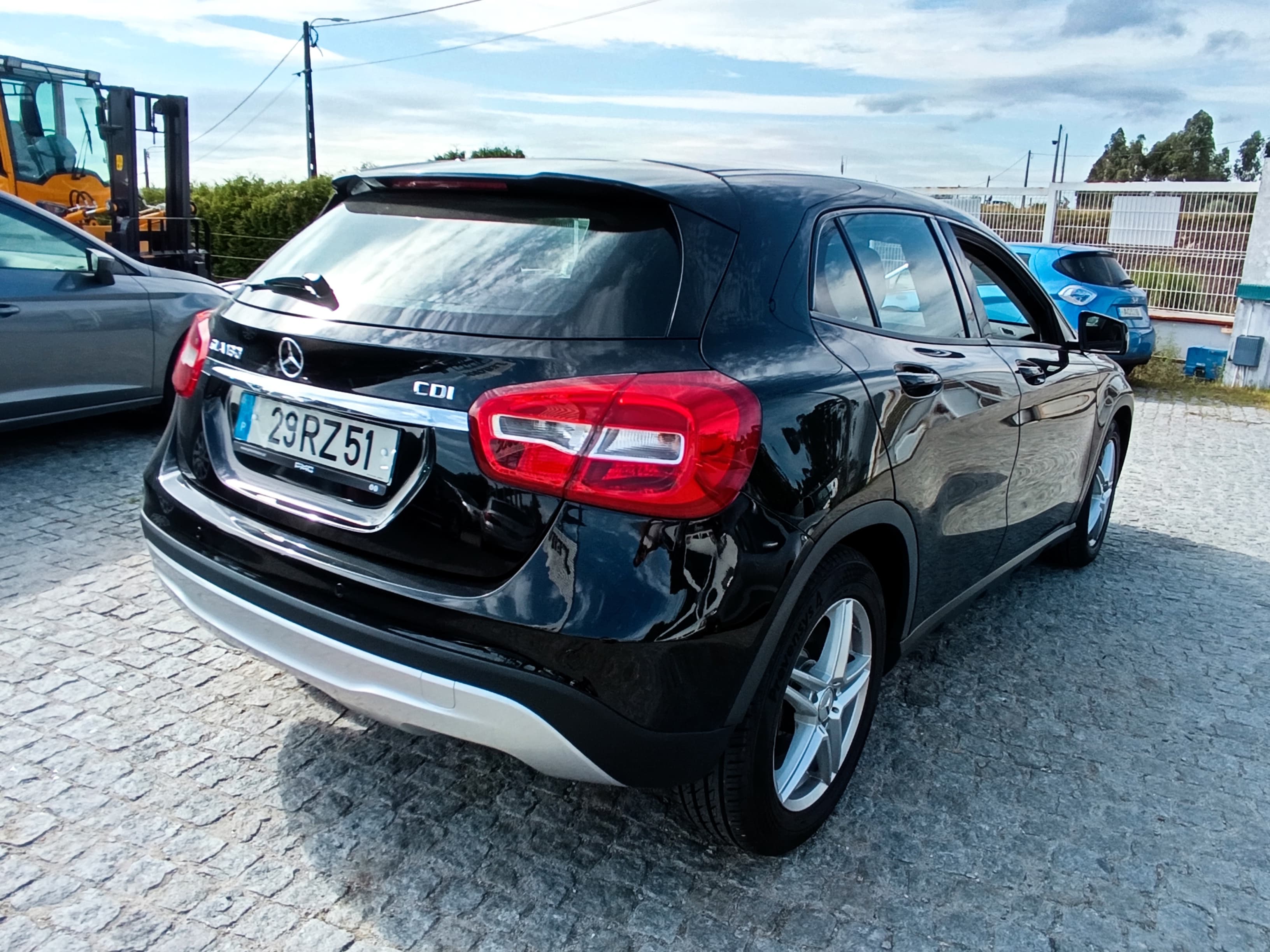 Mercedes-Benz GLA 180 CDI · Ano 2015 — imagen 4