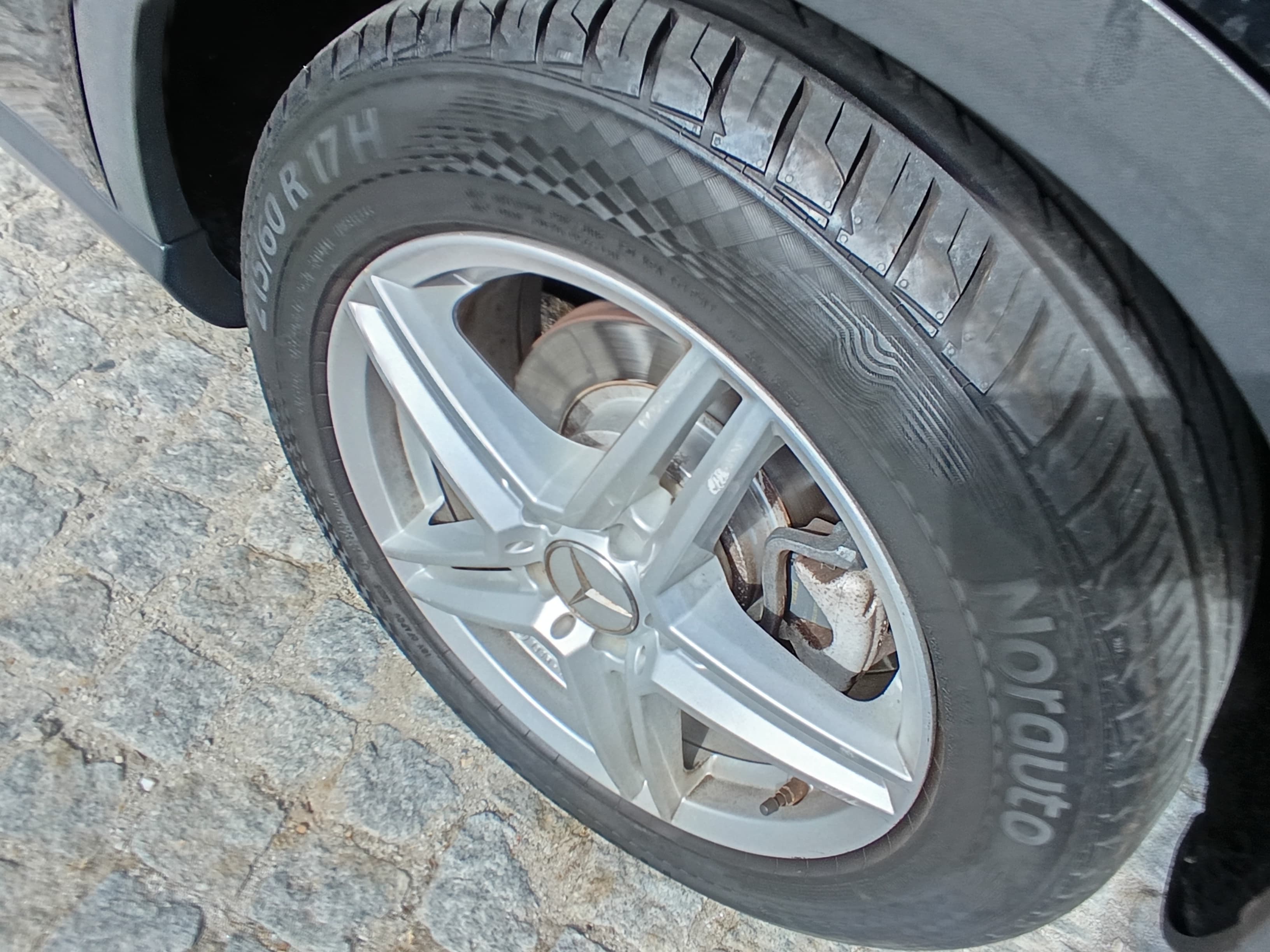 Mercedes-Benz GLA 180 CDI · Ano 2015 — imagen 8