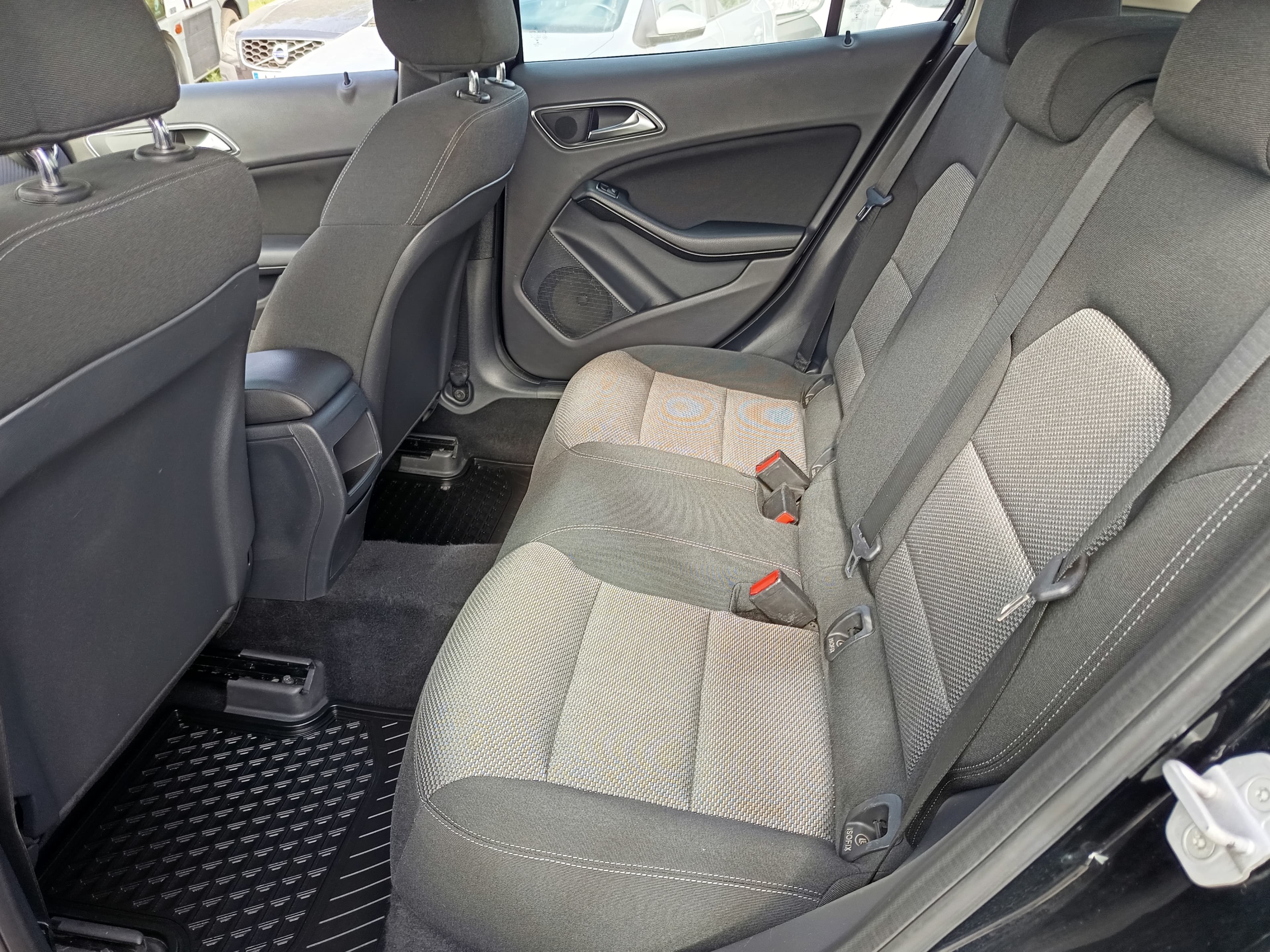 Mercedes-Benz GLA 180 CDI · Ano 2015 — imagen 26