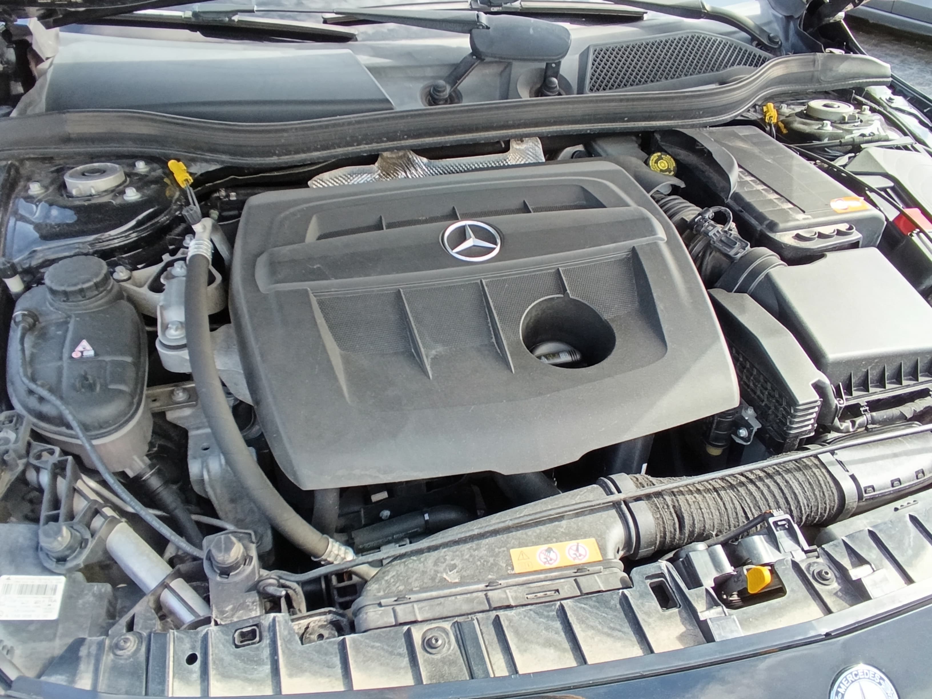 Mercedes-Benz GLA 180 CDI · Ano 2015 — imagen 13