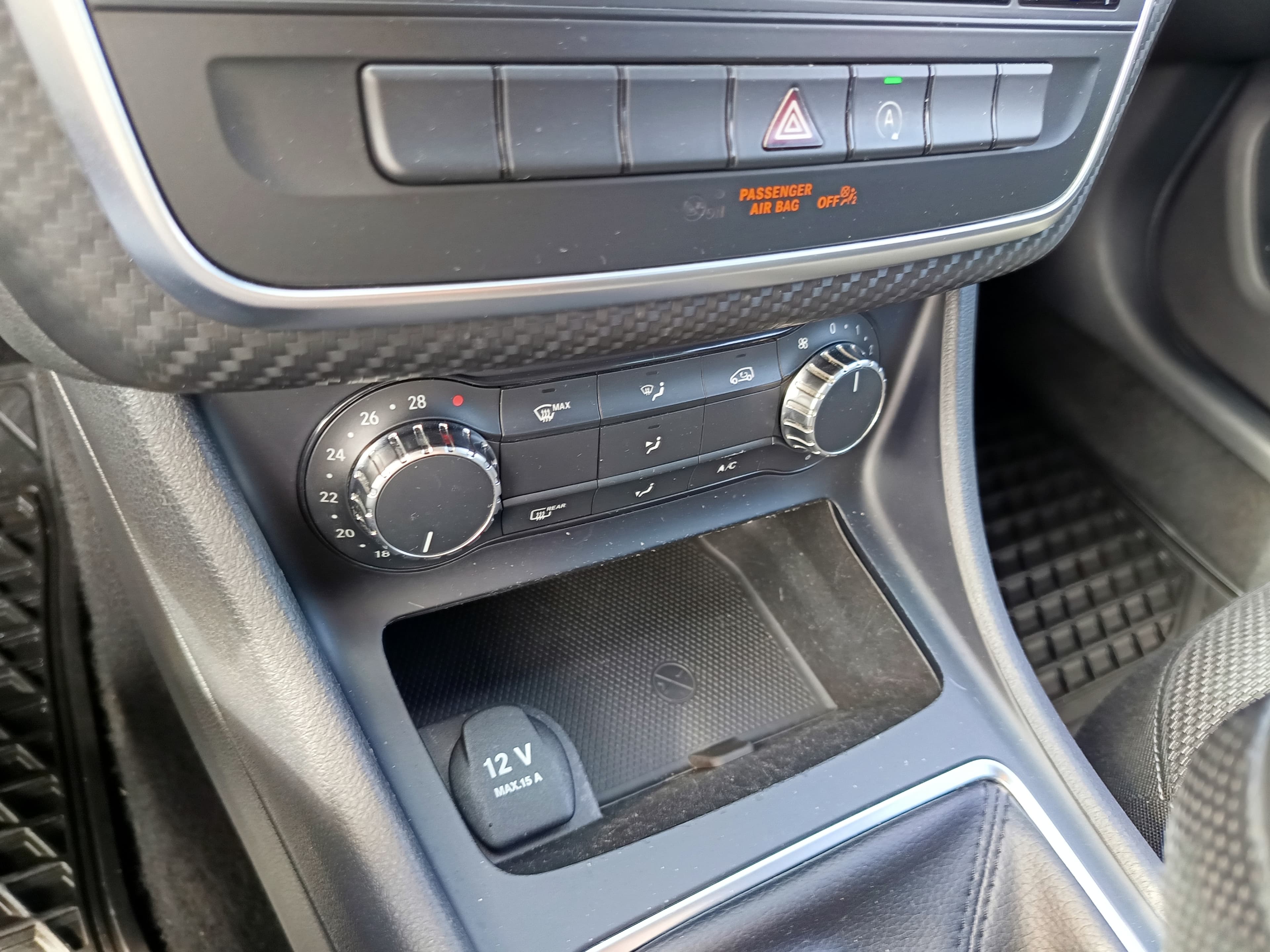 Mercedes-Benz GLA 180 CDI · Ano 2015 — imagen 34