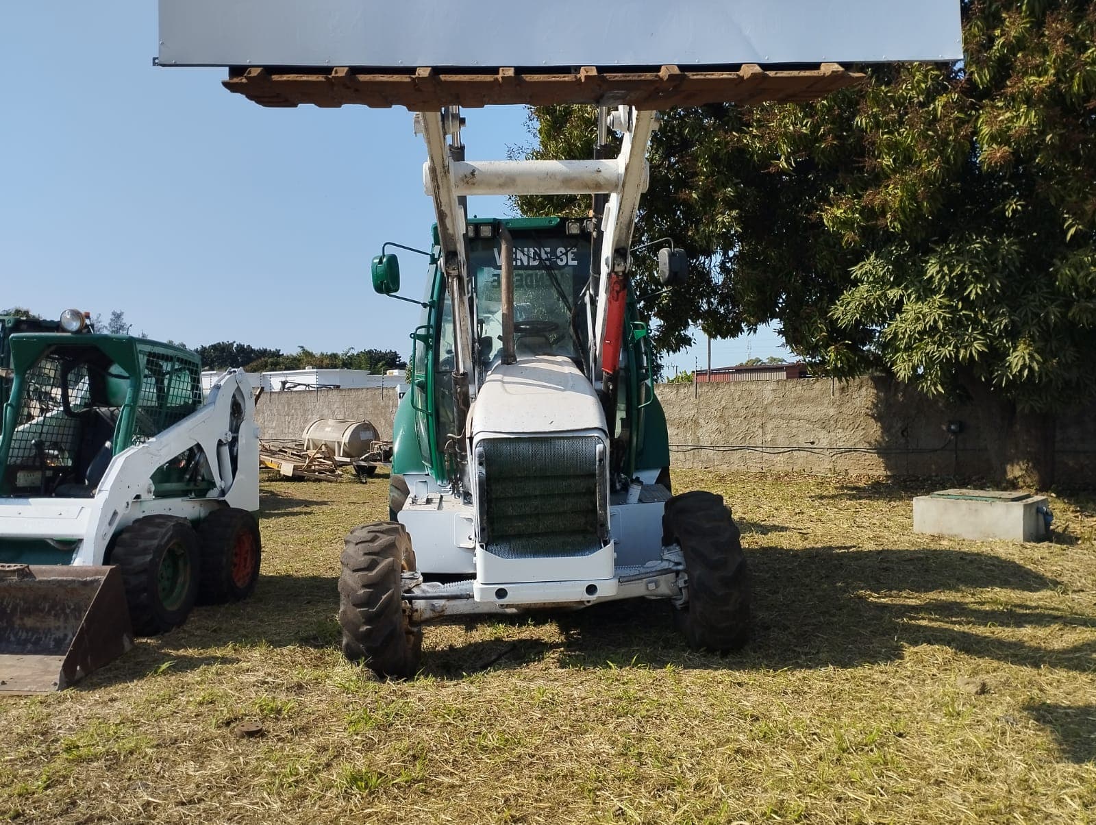 Retroescavadeira Caterpillar 428E — imagem 6