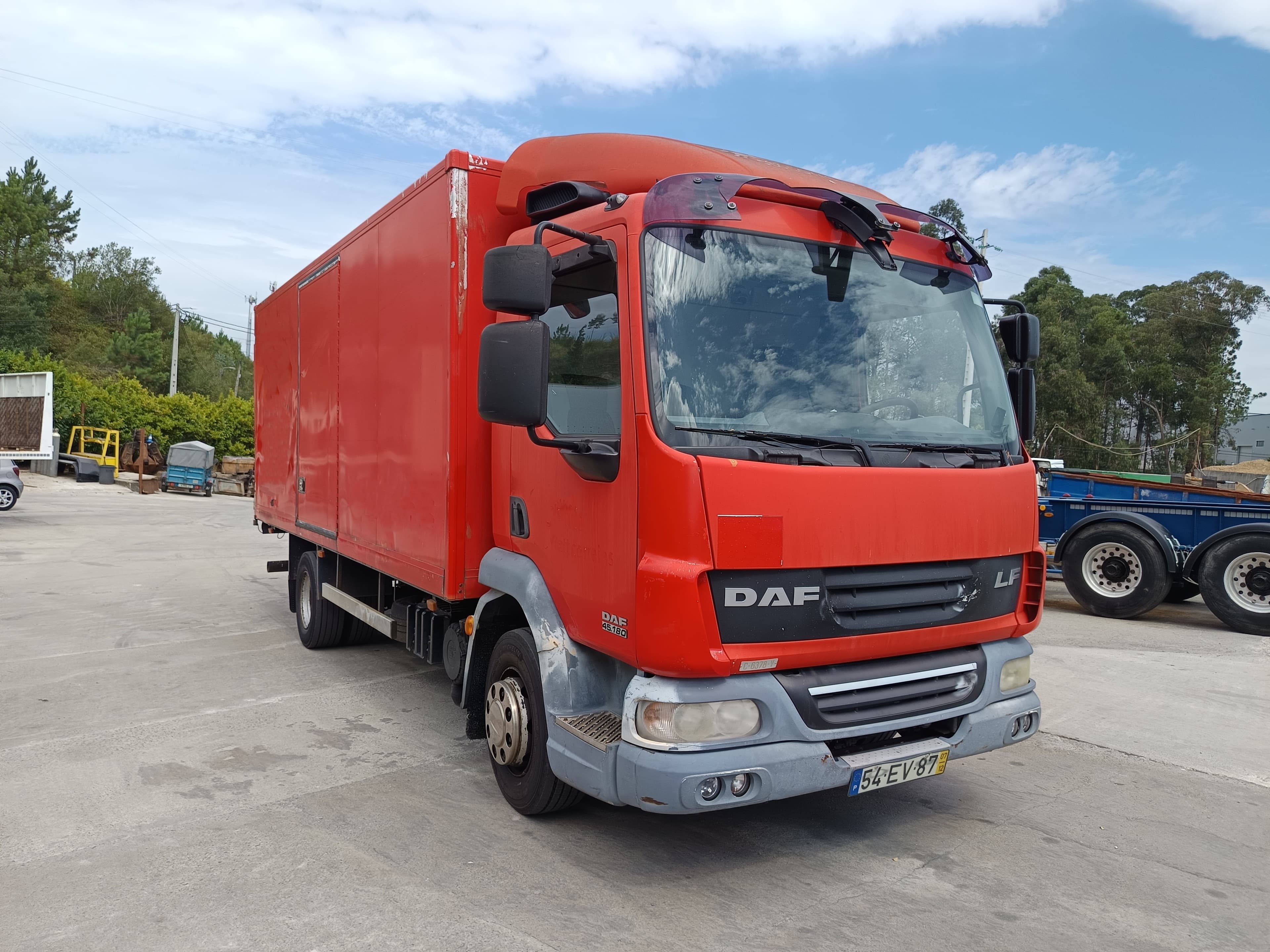 DAF LF 45.180 4x2 · Ano 2007 — image 2