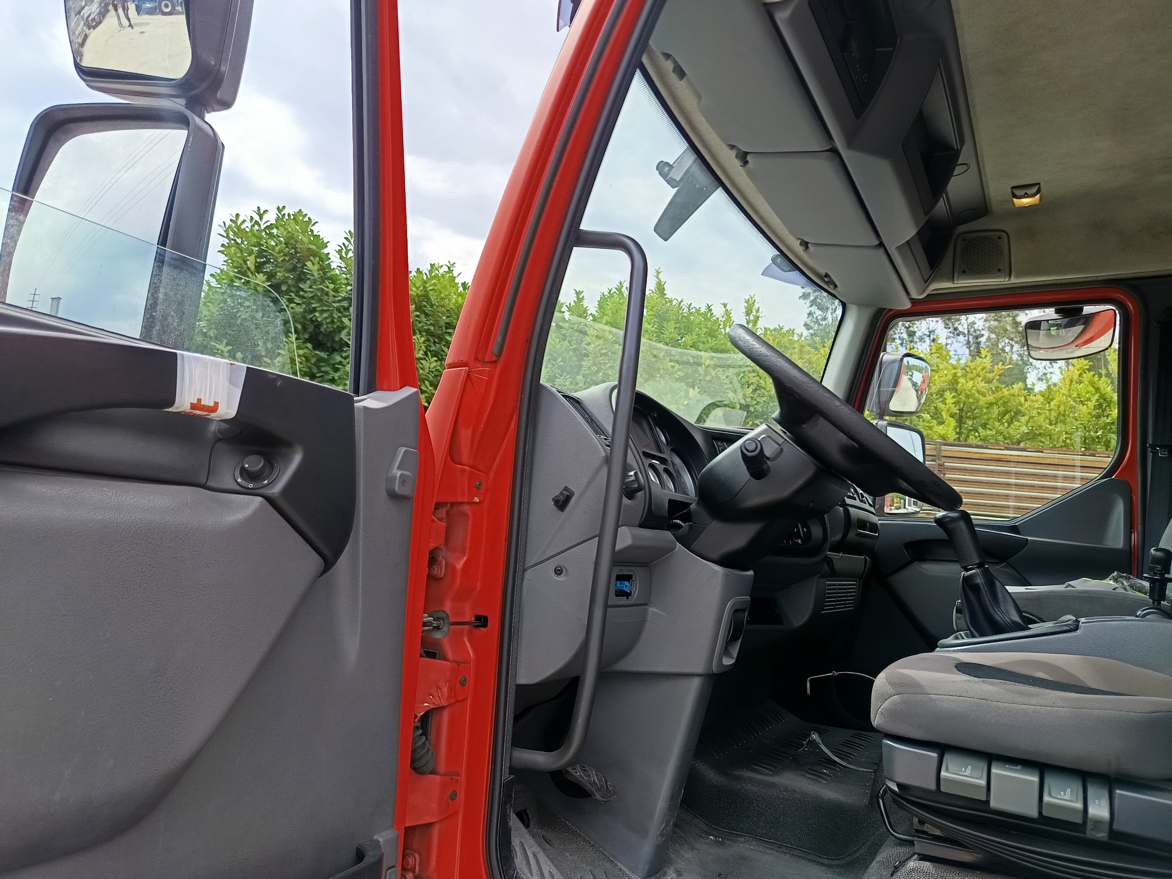 DAF LF 45.180 4x2 · Ano 2007 — image 21
