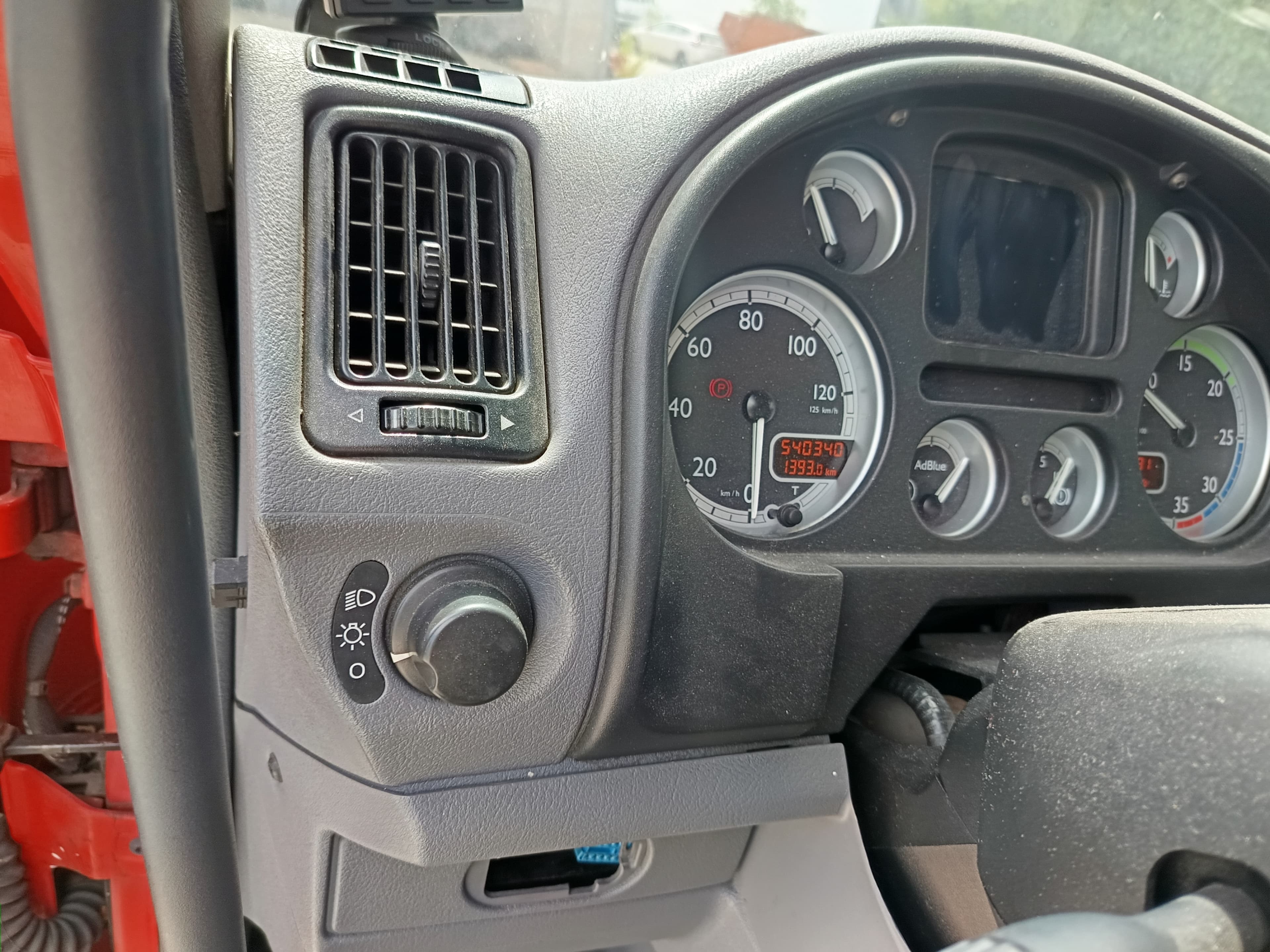 DAF LF 45.180 4x2 · Ano 2007 — image 33