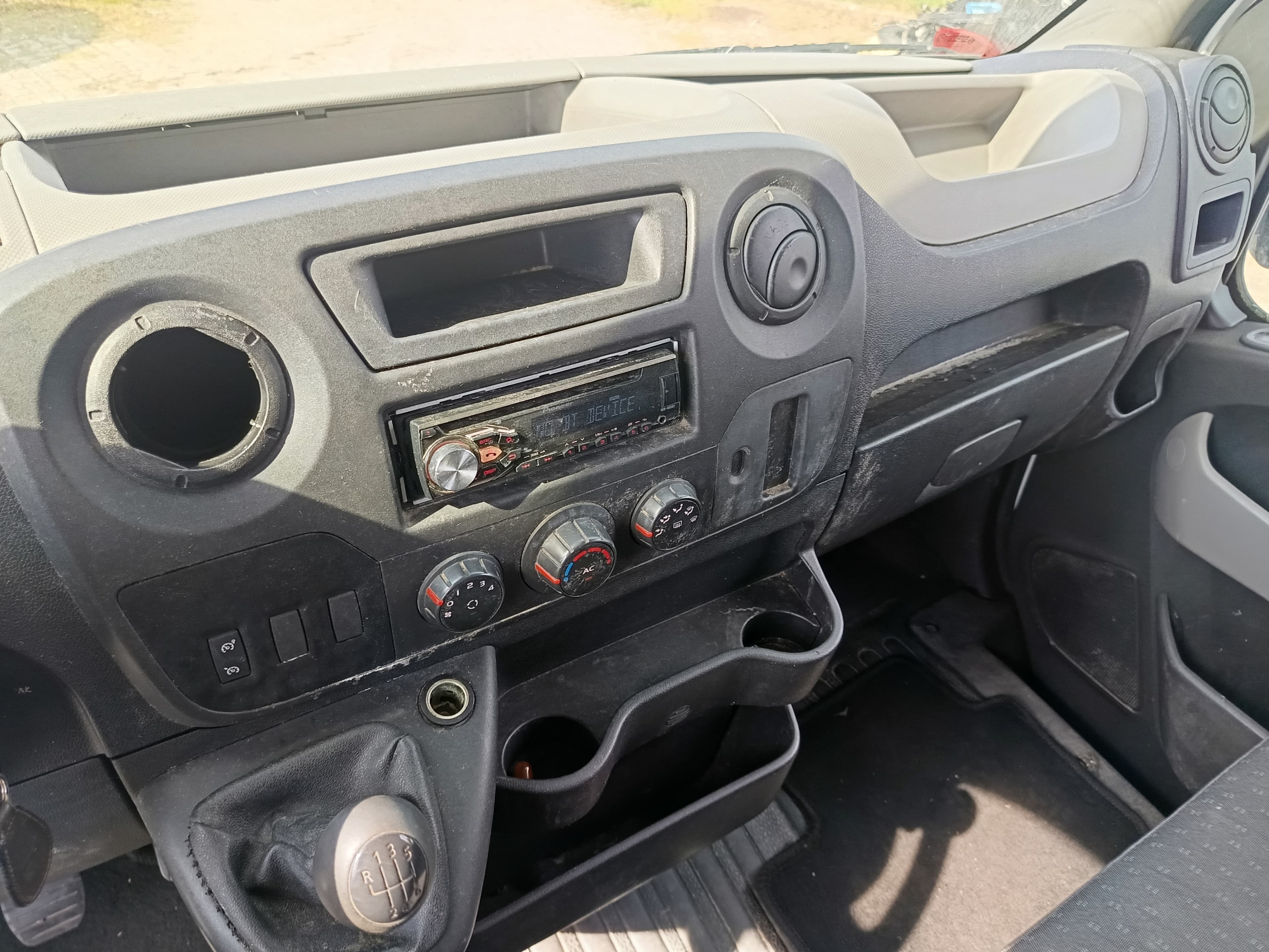 Opel Movano · Ano 2015 — imagem 24