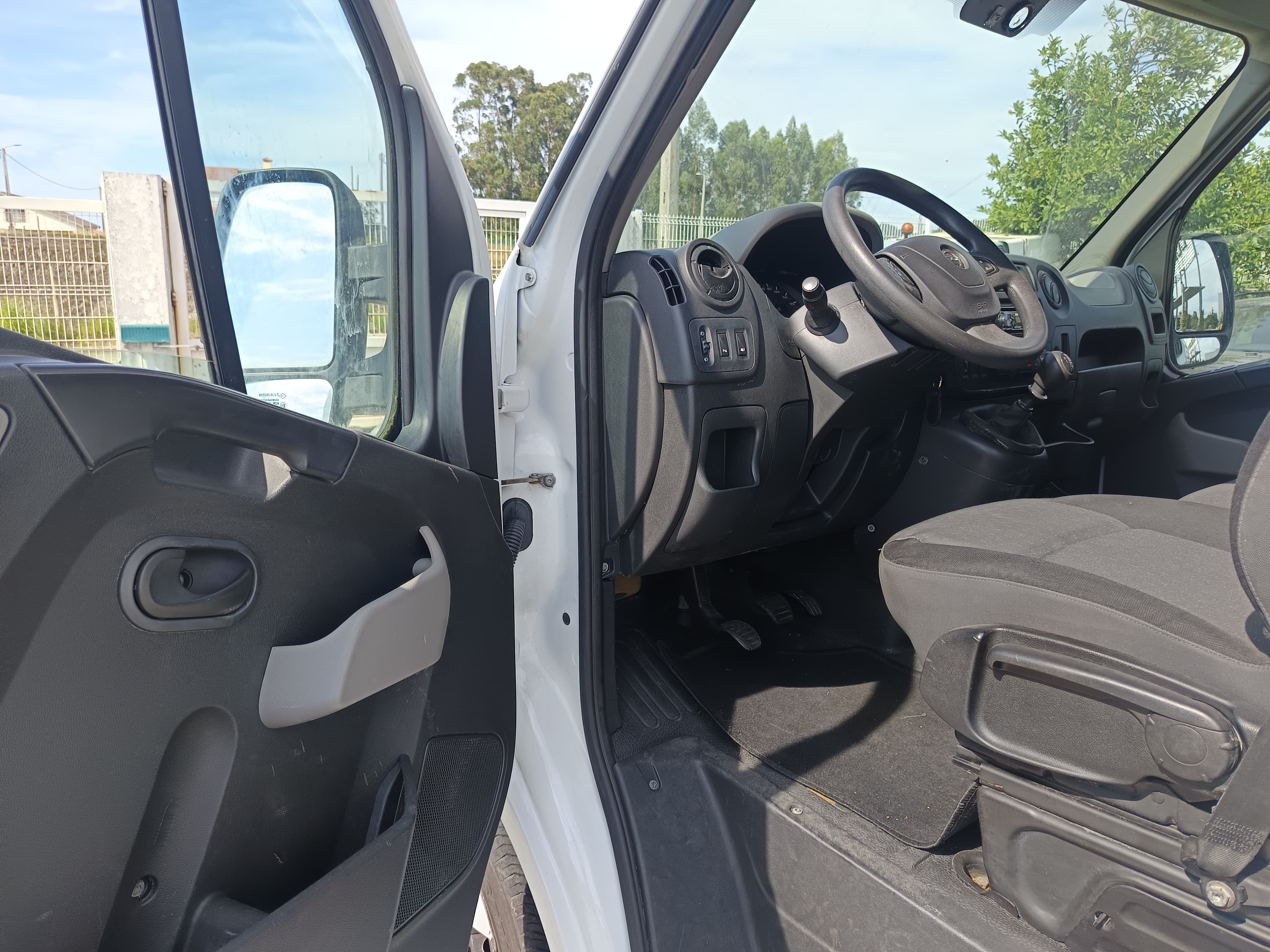 Opel Movano · Ano 2015 — imagem 36