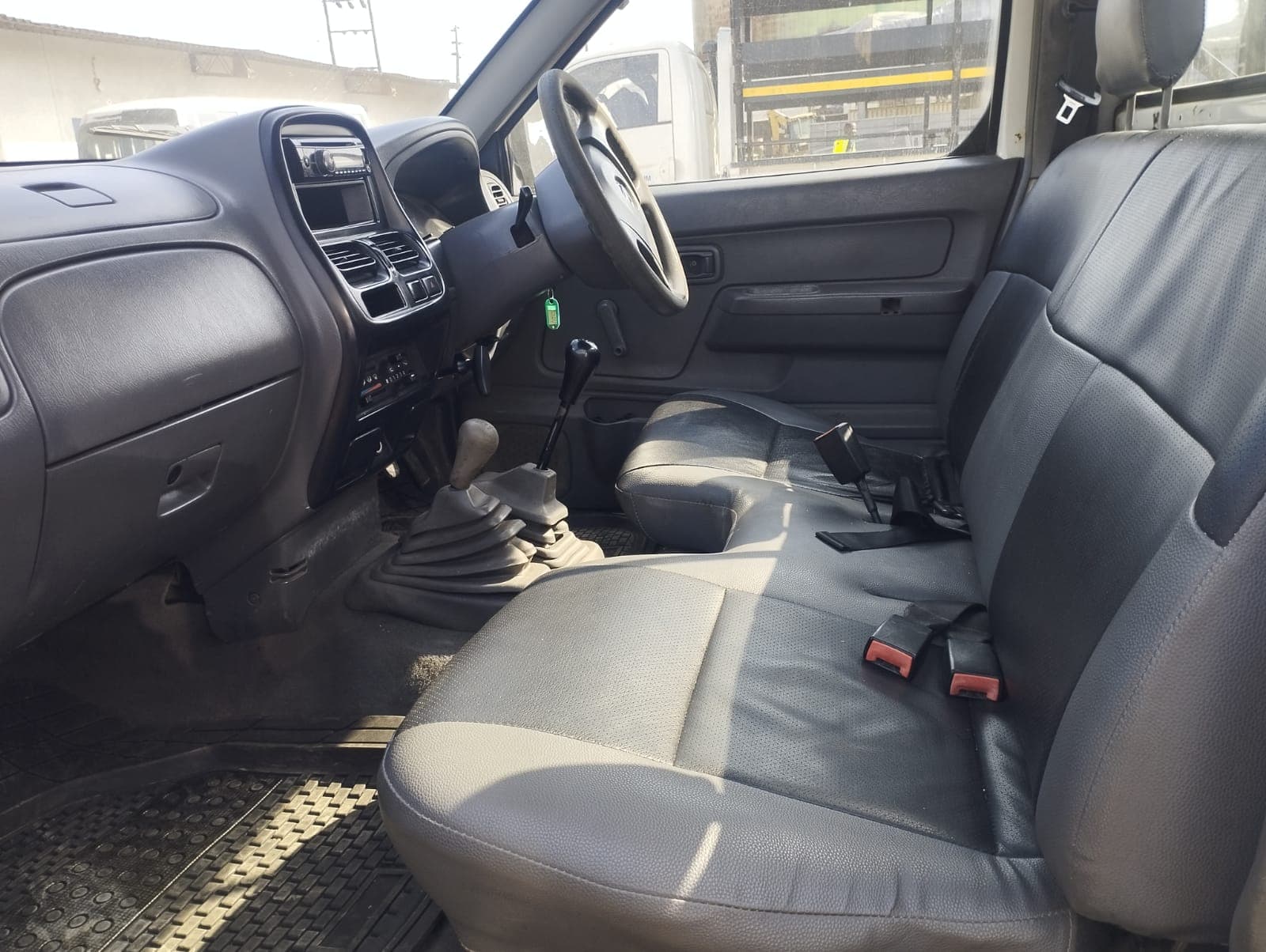 NISSAN HARDBODY NP 300 C/S - 2013 — imagem 6