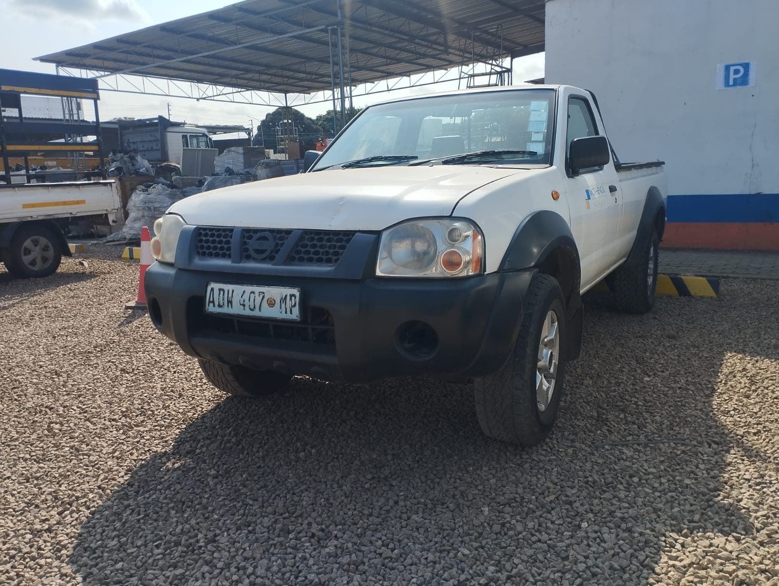 NISSAN HARDBODY NP 300 C/S - 2013