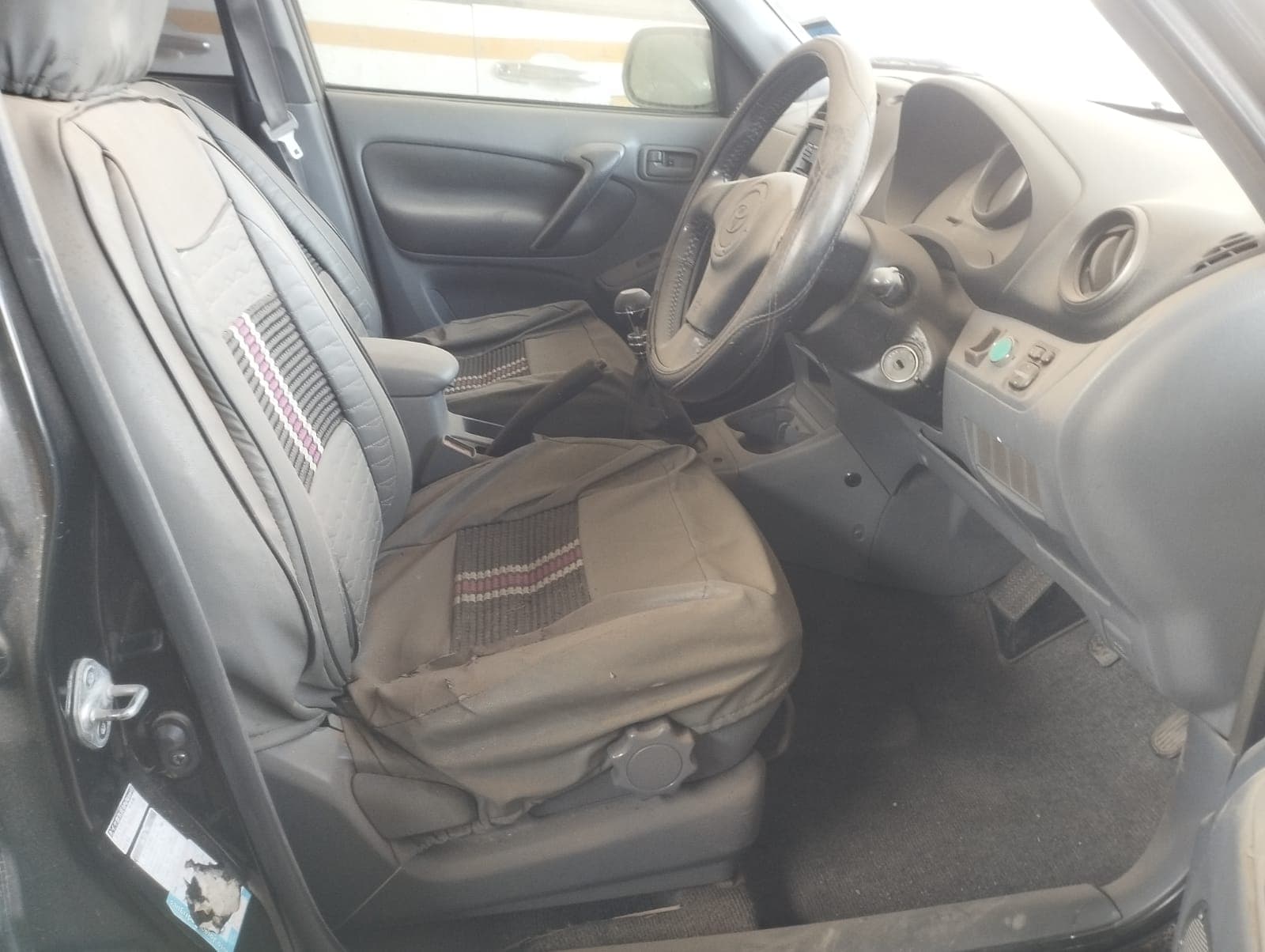 TOYOTA RAV4 - 2003 — imagem 3
