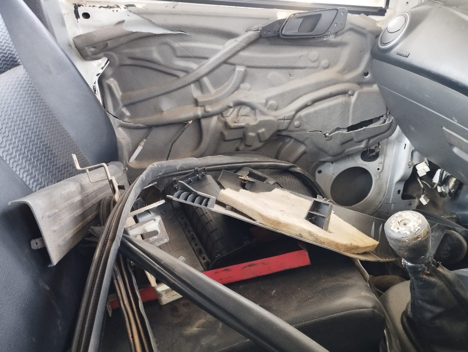 MAZDA BT-50 S/C - 2014 — imagem 8