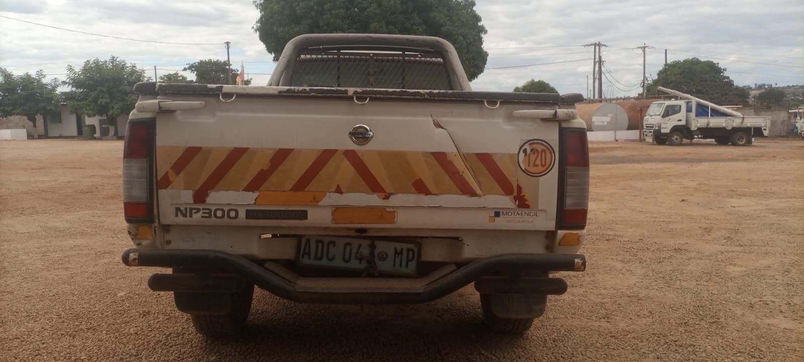 NISSAN HARDBODY NP300 C/S - 2012 — image 15
