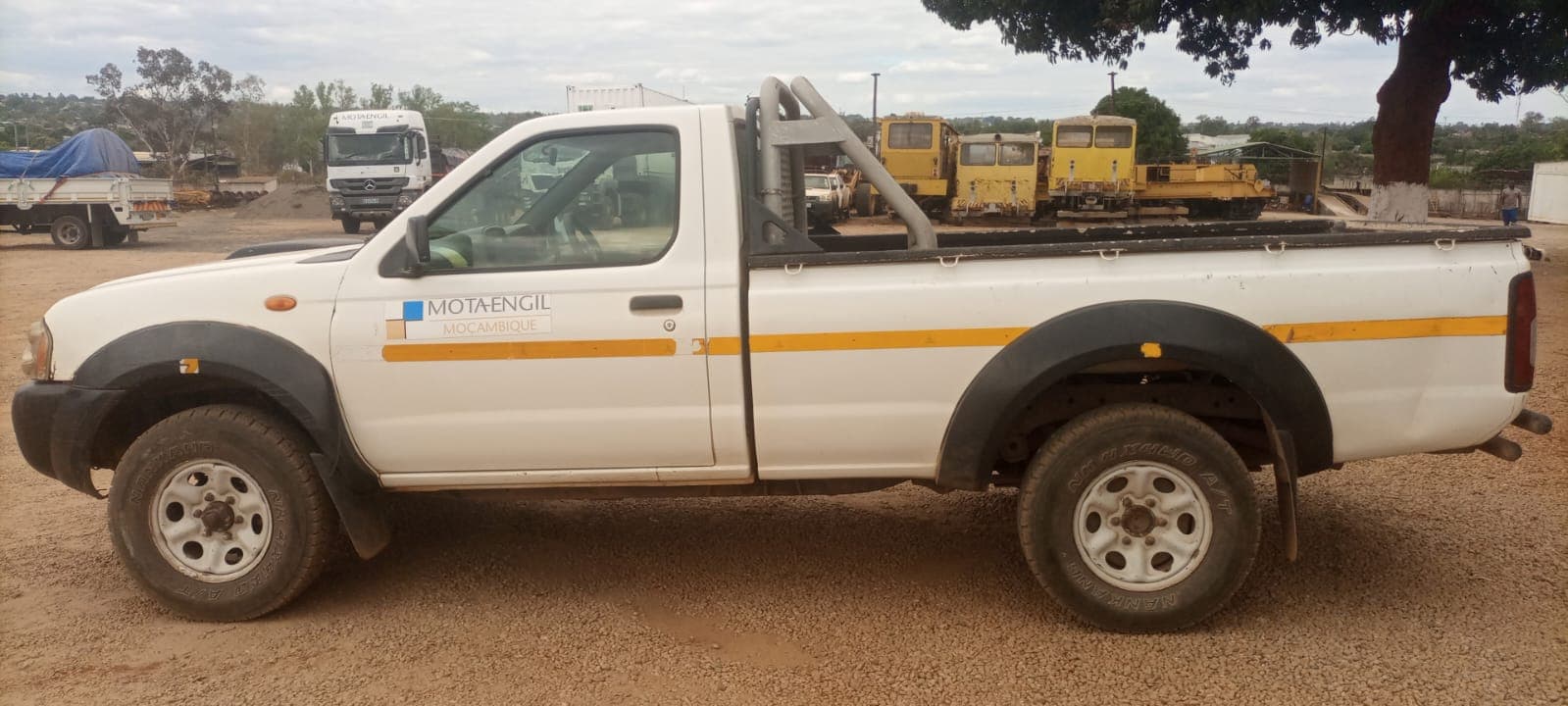 NISSAN HARDBODY NP300 C/S - 2012 — image 12
