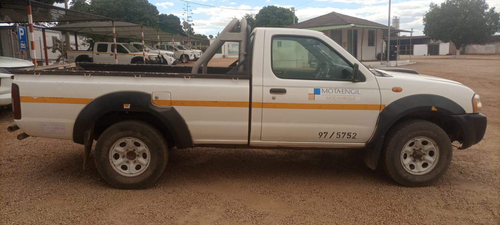 NISSAN HARDBODY NP300 C/S - 2012 — image 13