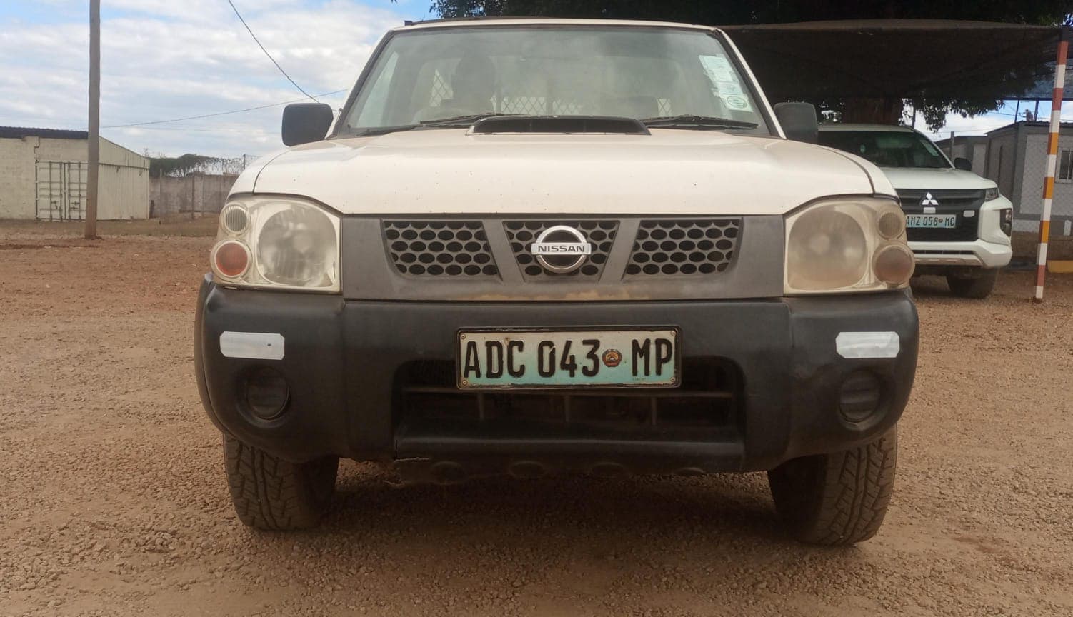 NISSAN HARDBODY NP300 C/S - 2012 — image 1