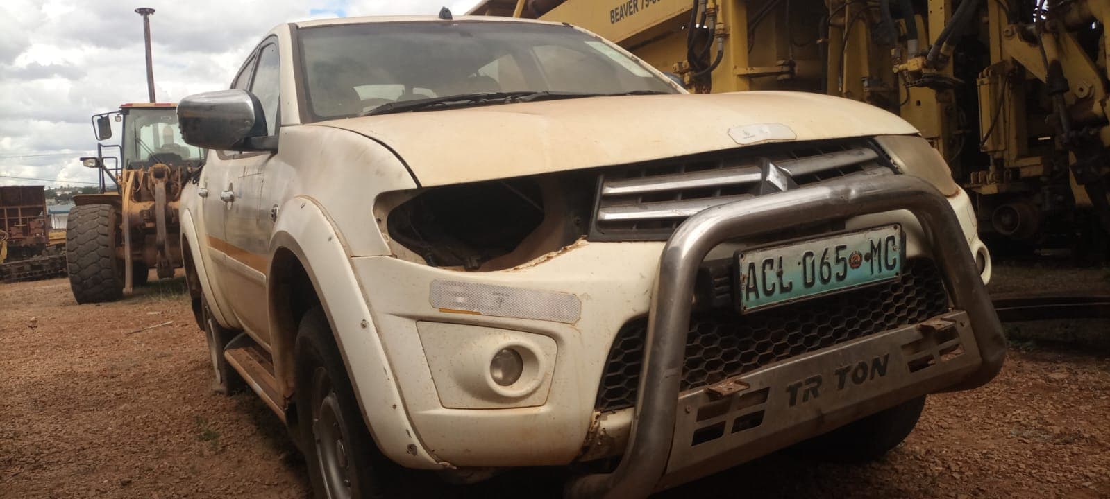 MITSUBISHI TRITON 3,2 GLS D/C - 2013 — imagen 2