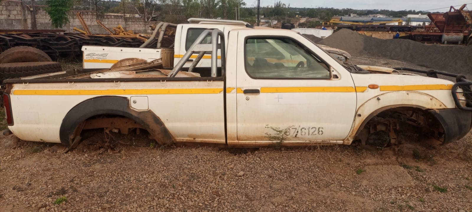 NISSAN HARDBODY /Cab -2013 — imagem 2