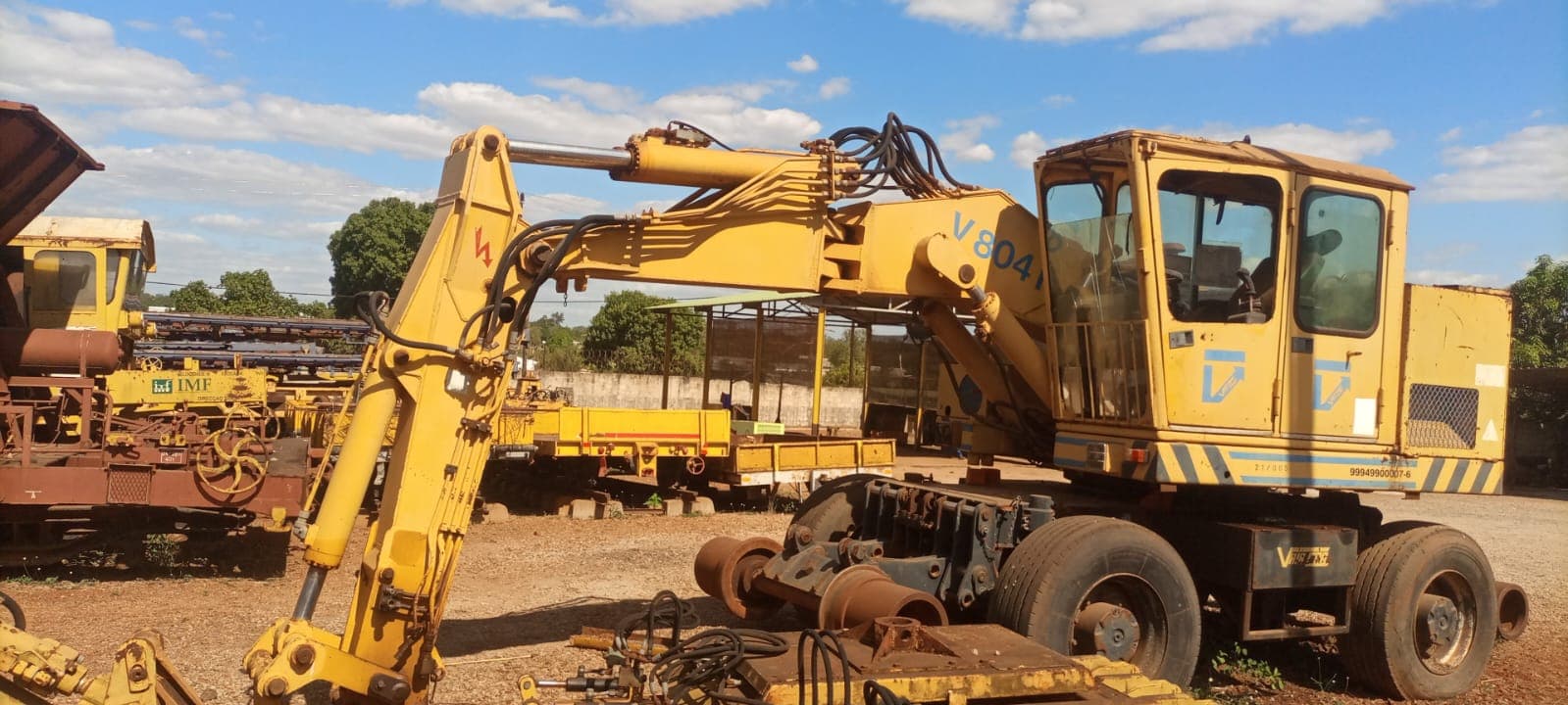 Road-Rail Wheeled Excavator VAIACAR V804 F – 1983 | Excavadora giratoria de neumáticos R-Route VAIACAR V804 F – 1983 — imagen 3