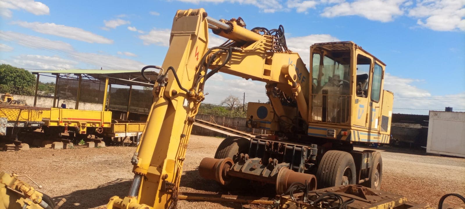 Road-Rail Wheeled Excavator VAIACAR V804 F – 1983 | Excavadora giratoria de neumáticos R-Route VAIACAR V804 F – 1983 — imagen 4