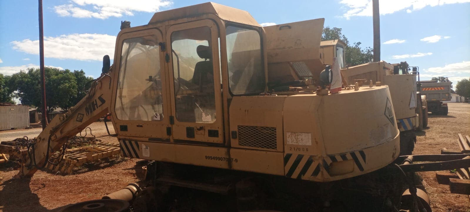 Road-Rail Wheeled Excavator O&K MHS – 1991 | Escavadora Giratória de Pneus R-Route O&K MHS – 1991