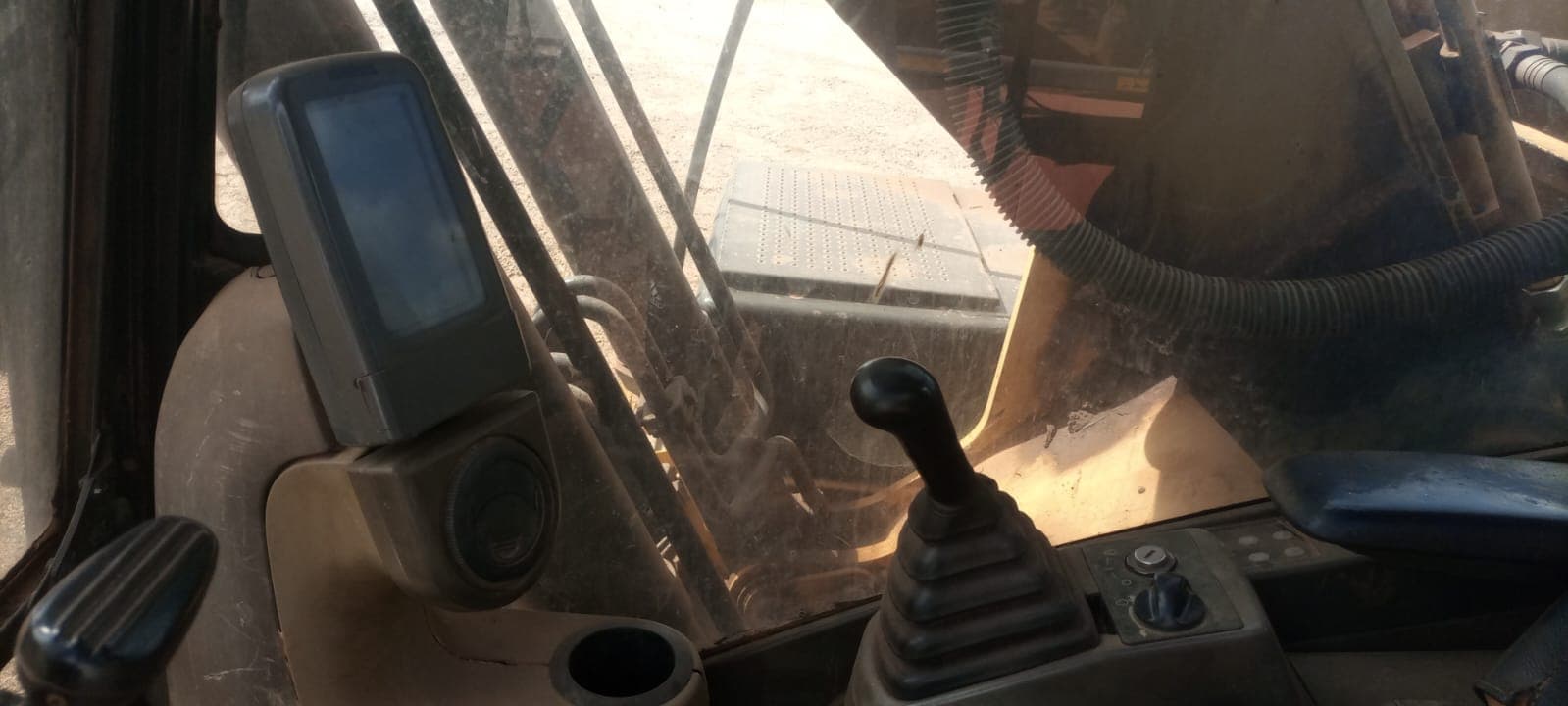 Escavadora de Rastos 20T - 2014 — image 12