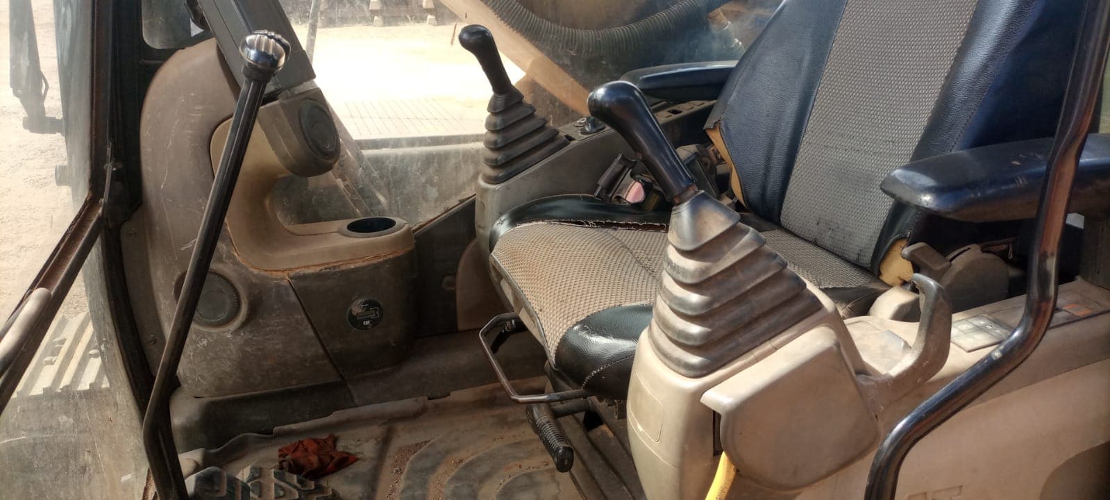 Escavadora de Rastos 20T - 2014 — image 10