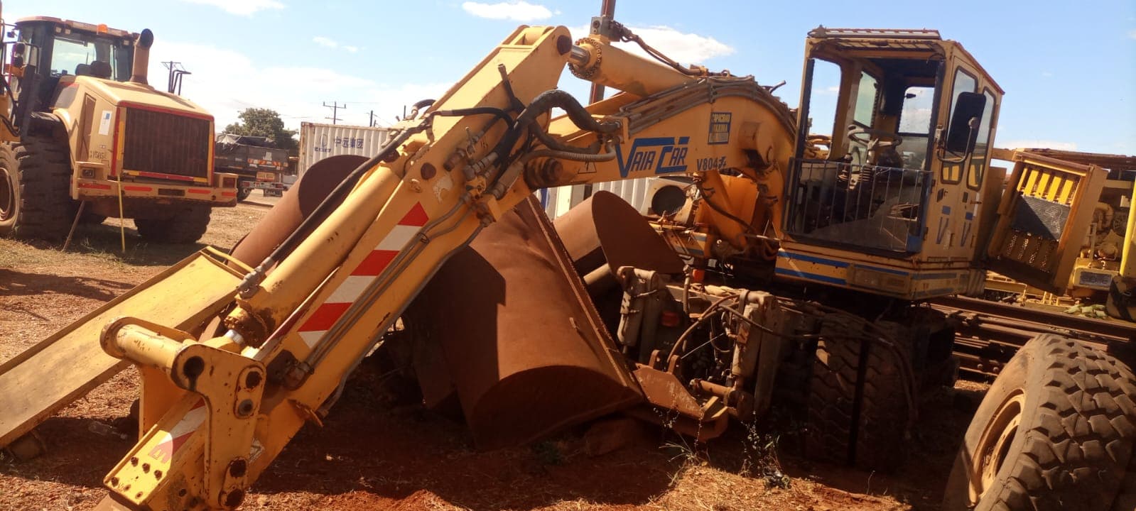 Road-Rail Wheeled Excavator VAIACAR V80 FS+ – 2009 | Escavadora Giratória de Pneus R-Route VAIACAR V80 FS+ – 2009 — imagem 3
