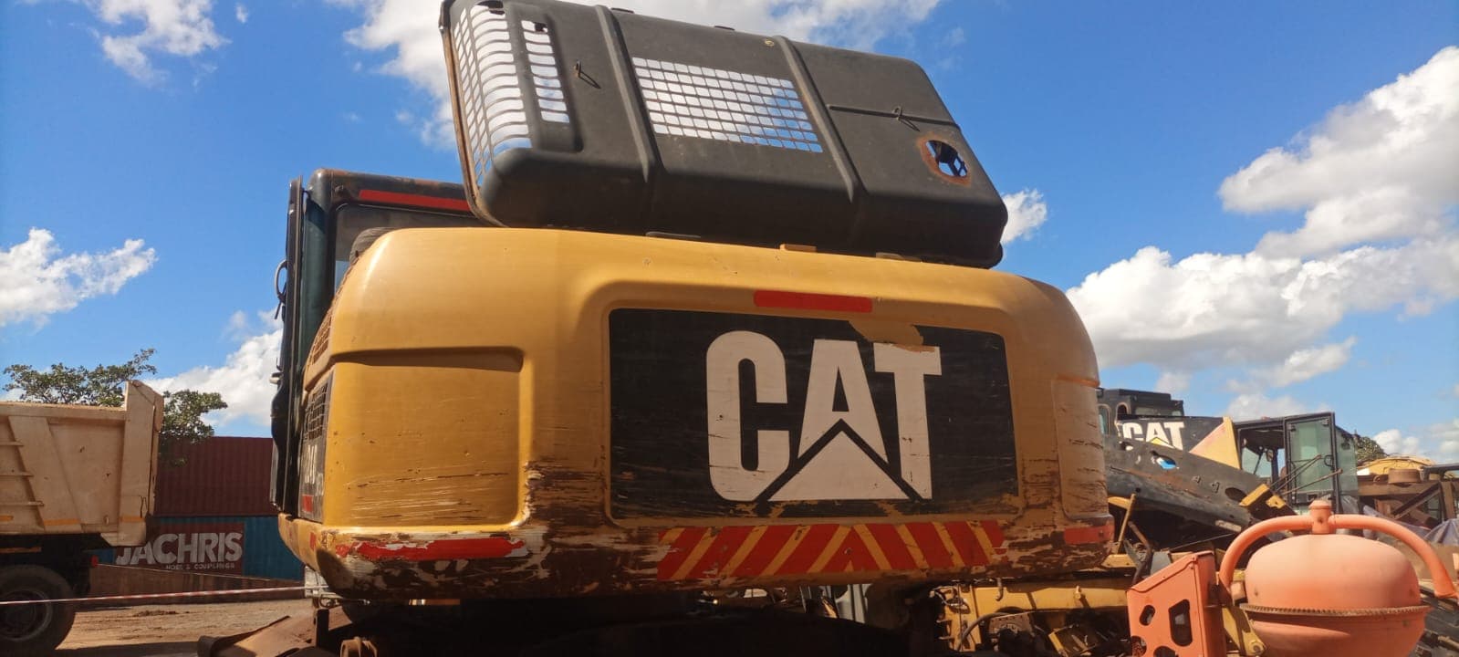 Escavadora de Rastos 25T - 2011 — image 3