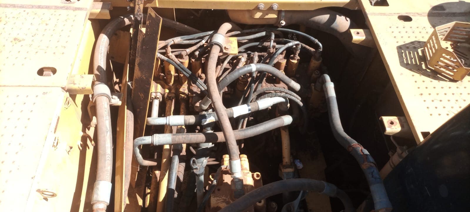 Escavadora de Rastos 25T - 2011 — image 11