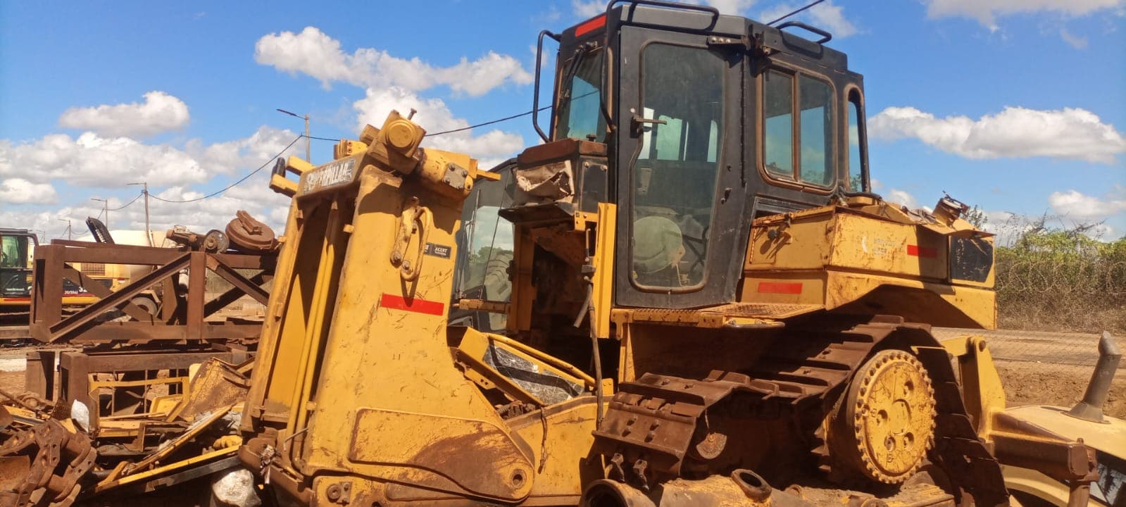 Tractor de Rastos - 2011 — imagem 1