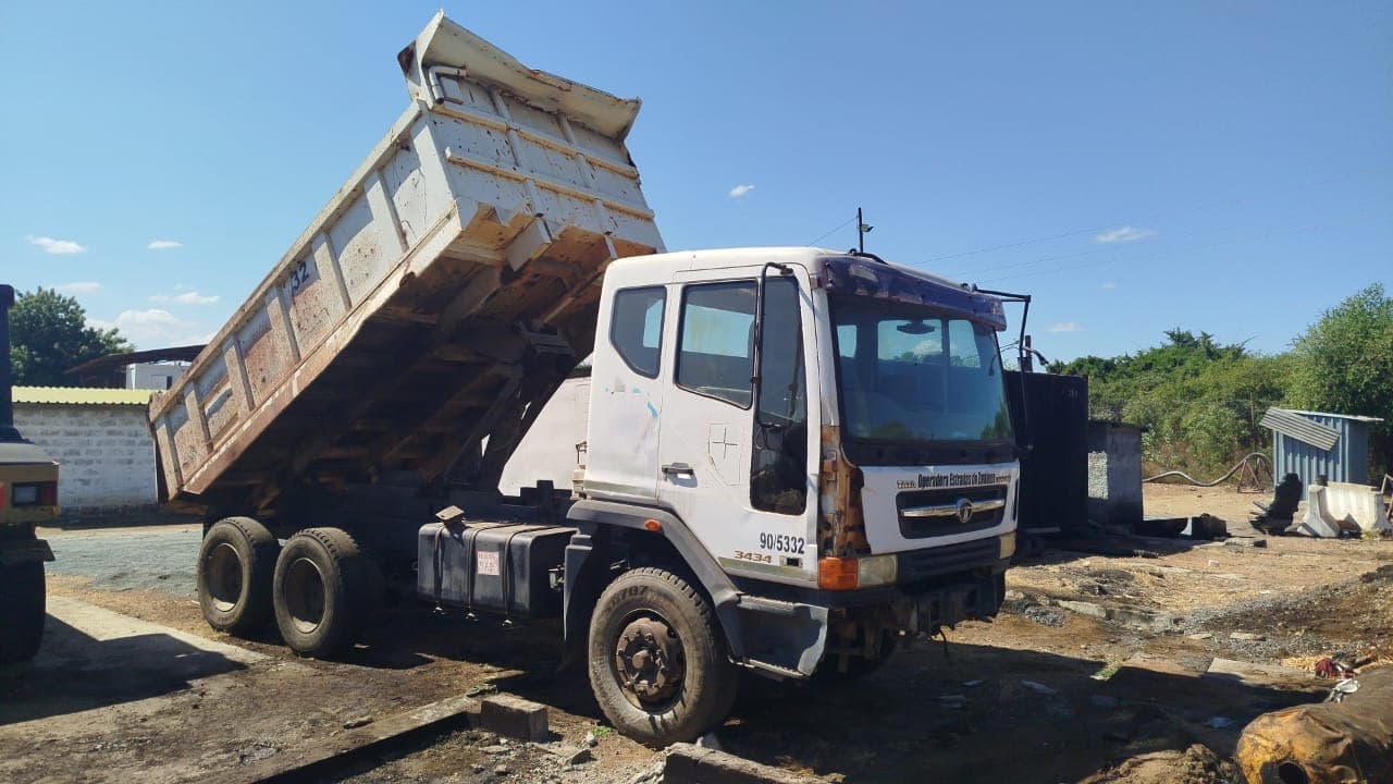 TATA NOVUS K5DEF 26T (6X4) - 2013 — imagem 2