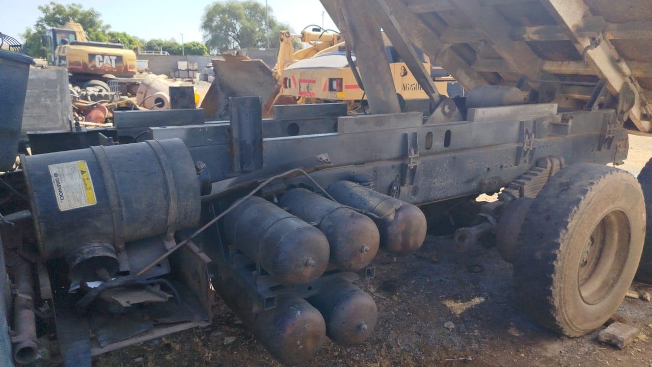 TATA NOVUS K5DEF 26T (6X4) - 2013 — imagem 7