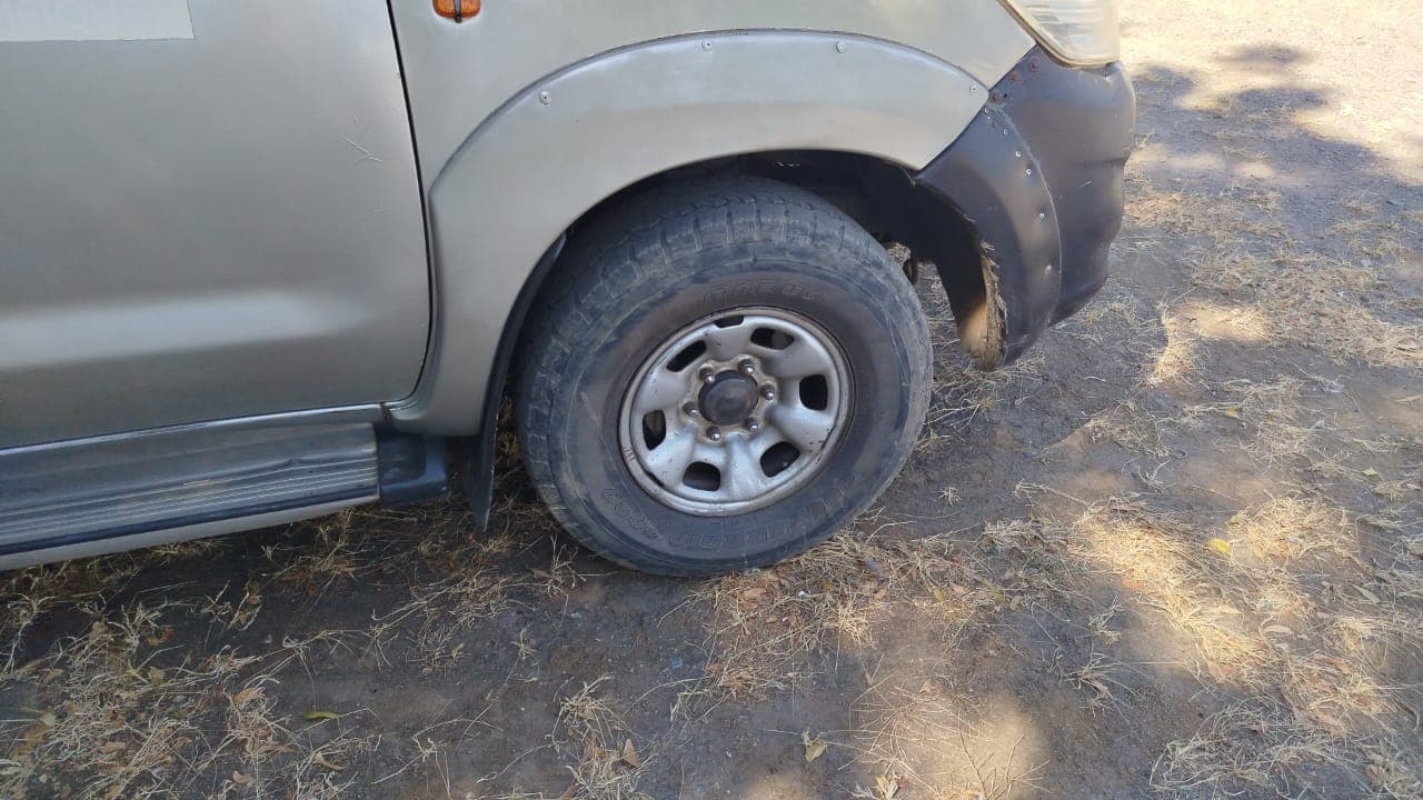 Toyota Hilux 2.5 C/D - 2011 — imagem 8