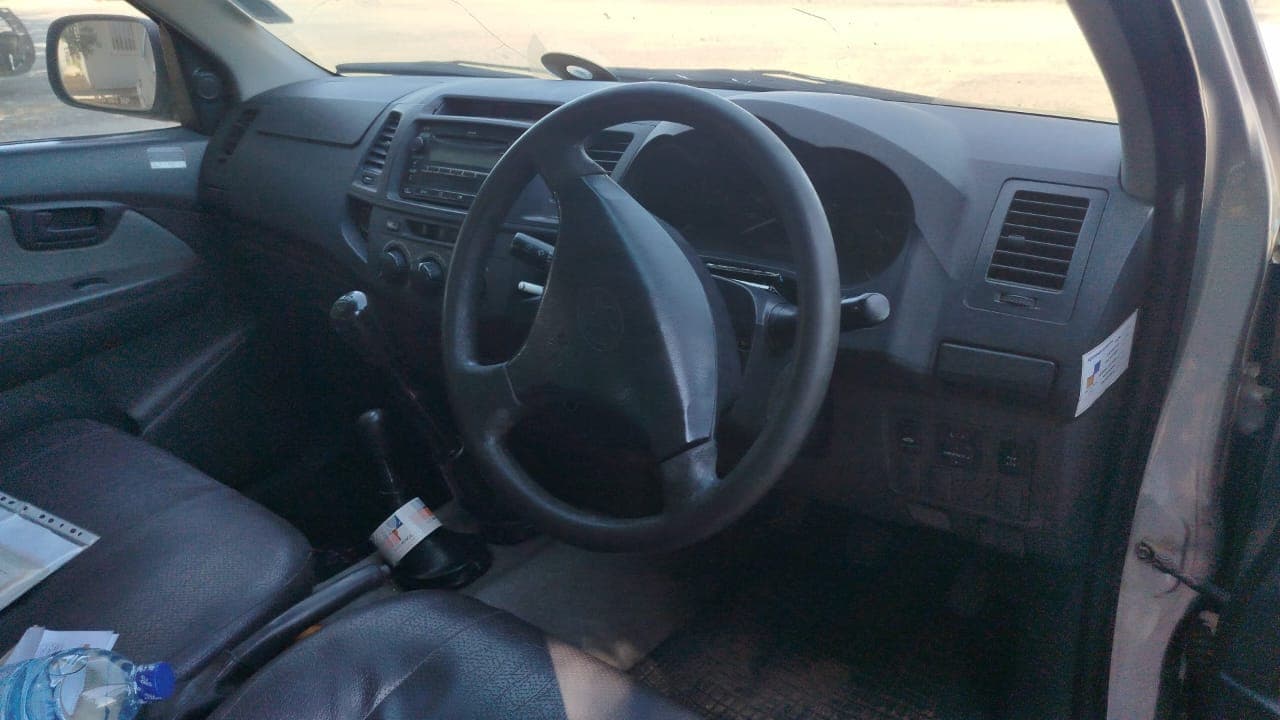 Toyota Hilux 2.5 C/D - 2011 — imagem 9