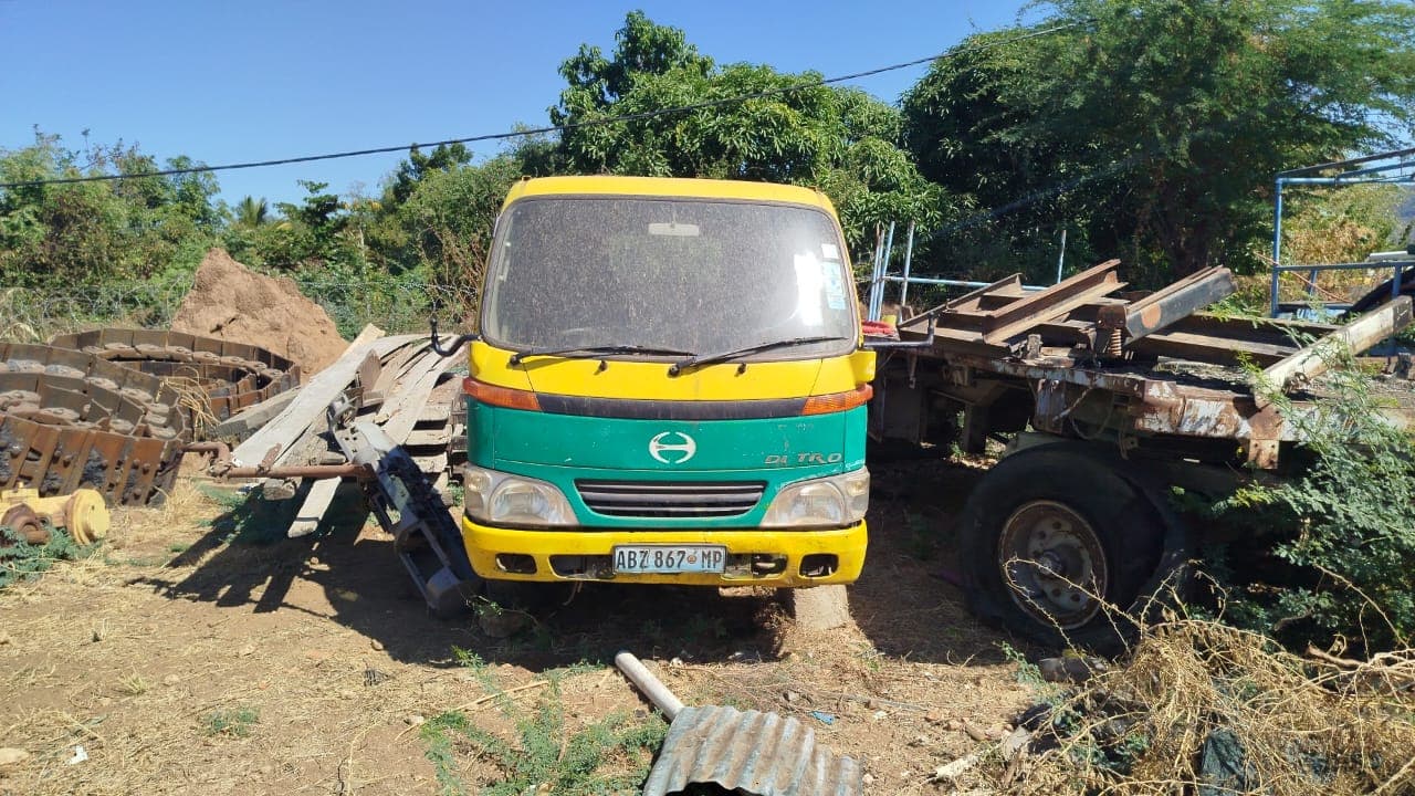 Toyota Hino Dutro - 2003