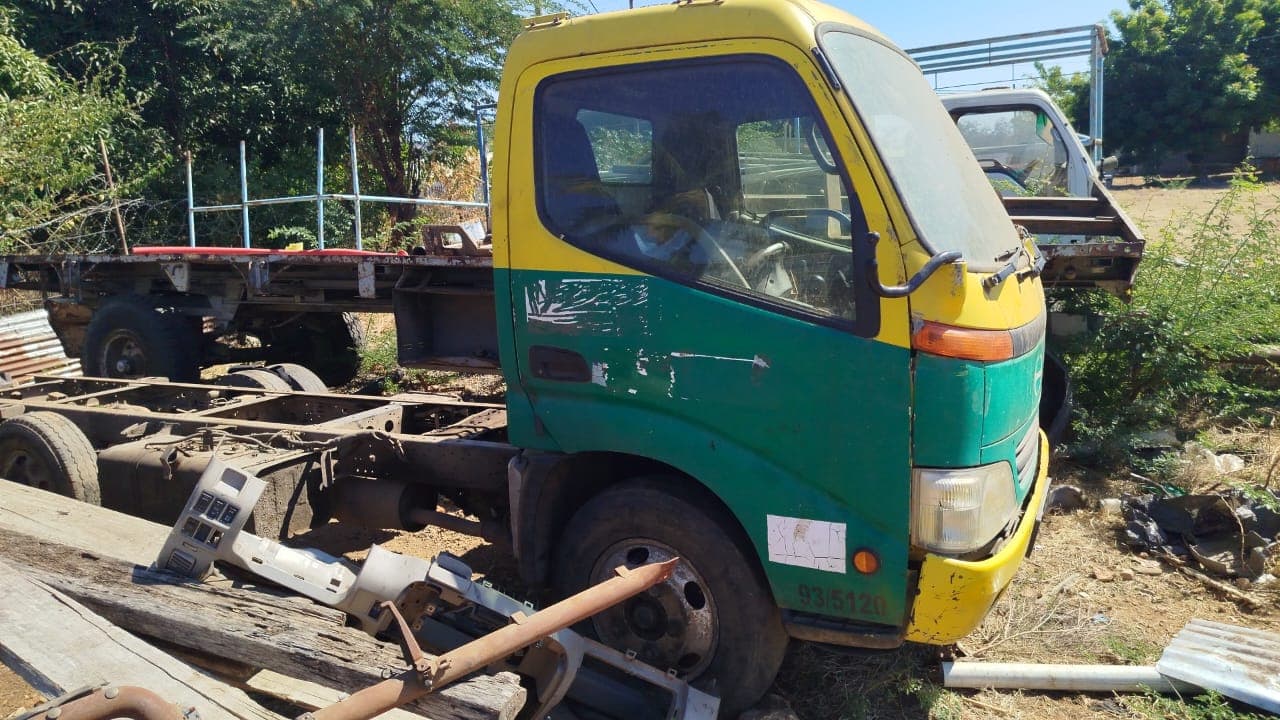 Toyota Hino Dutro - 2003 — image 4