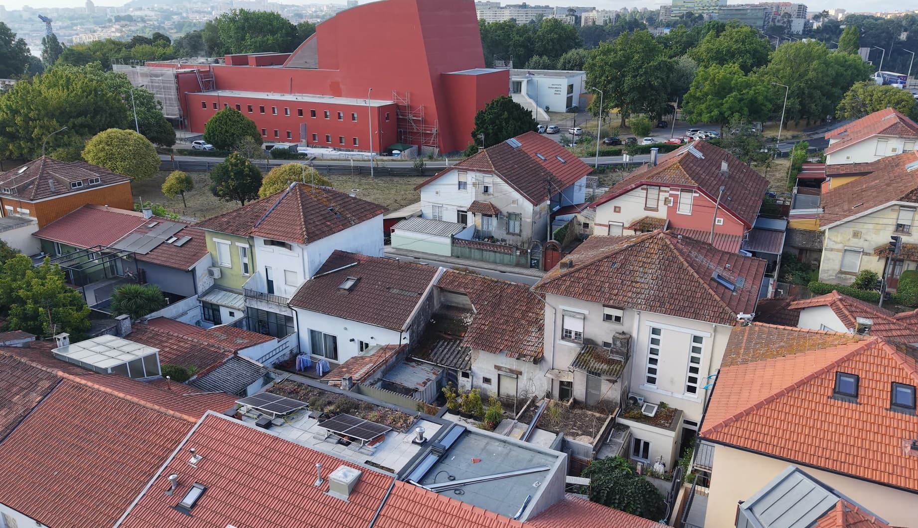 V4 House with garden · Campo Alegre, Porto — image 13