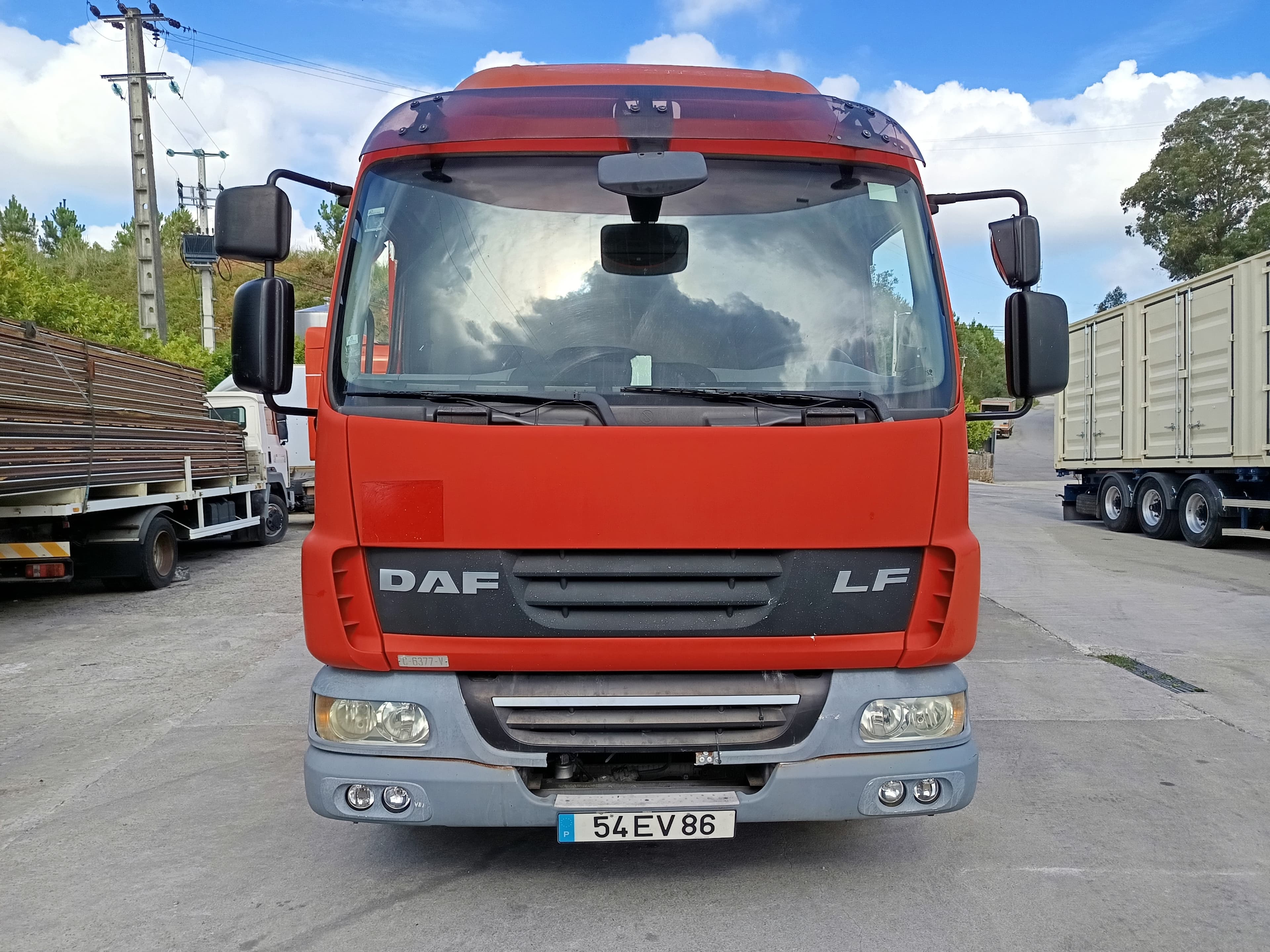 DAF LF 45.180 · Ano 2007 — imagem 2