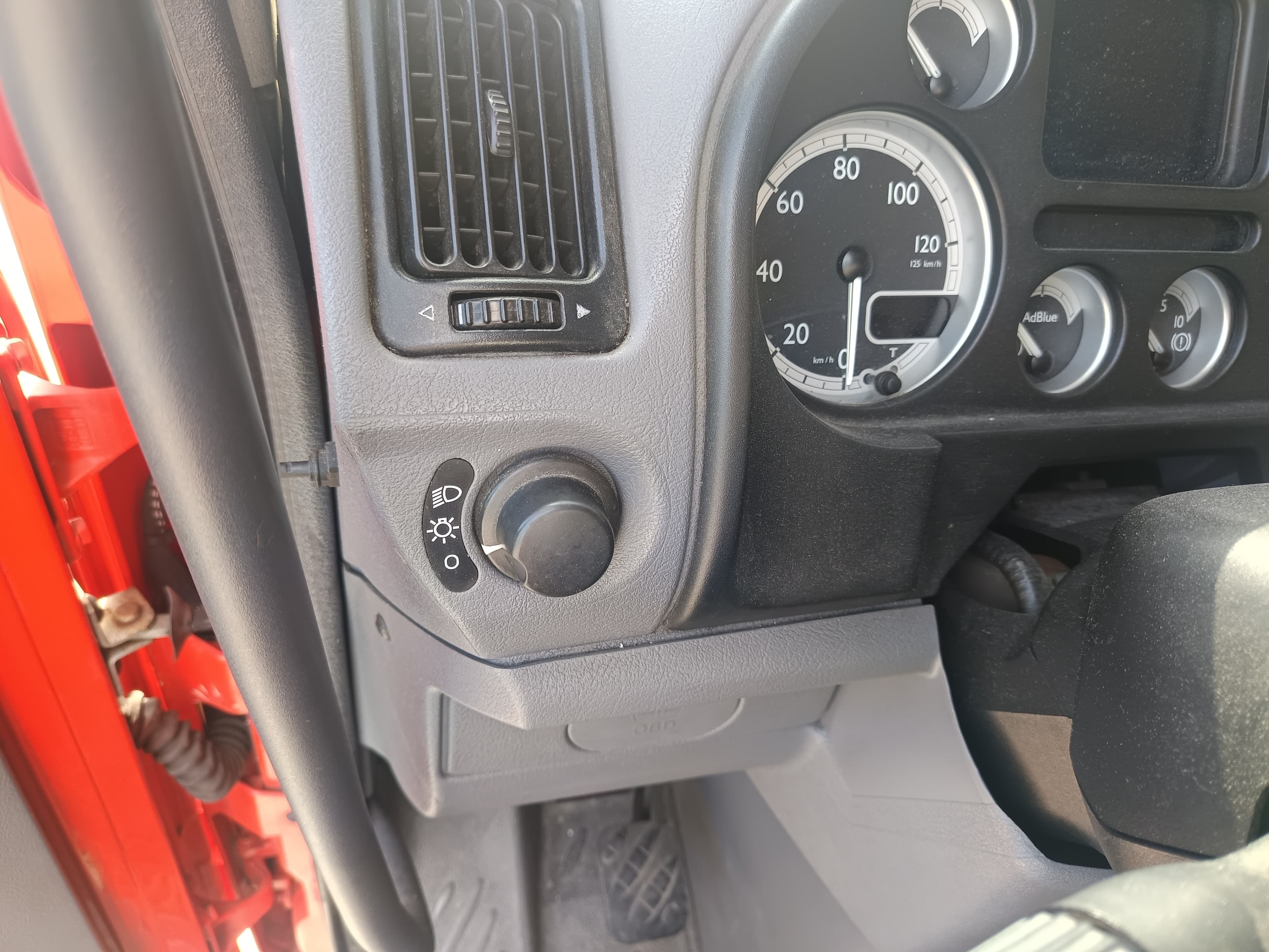 DAF LF 45.180 · Ano 2007 — imagem 24