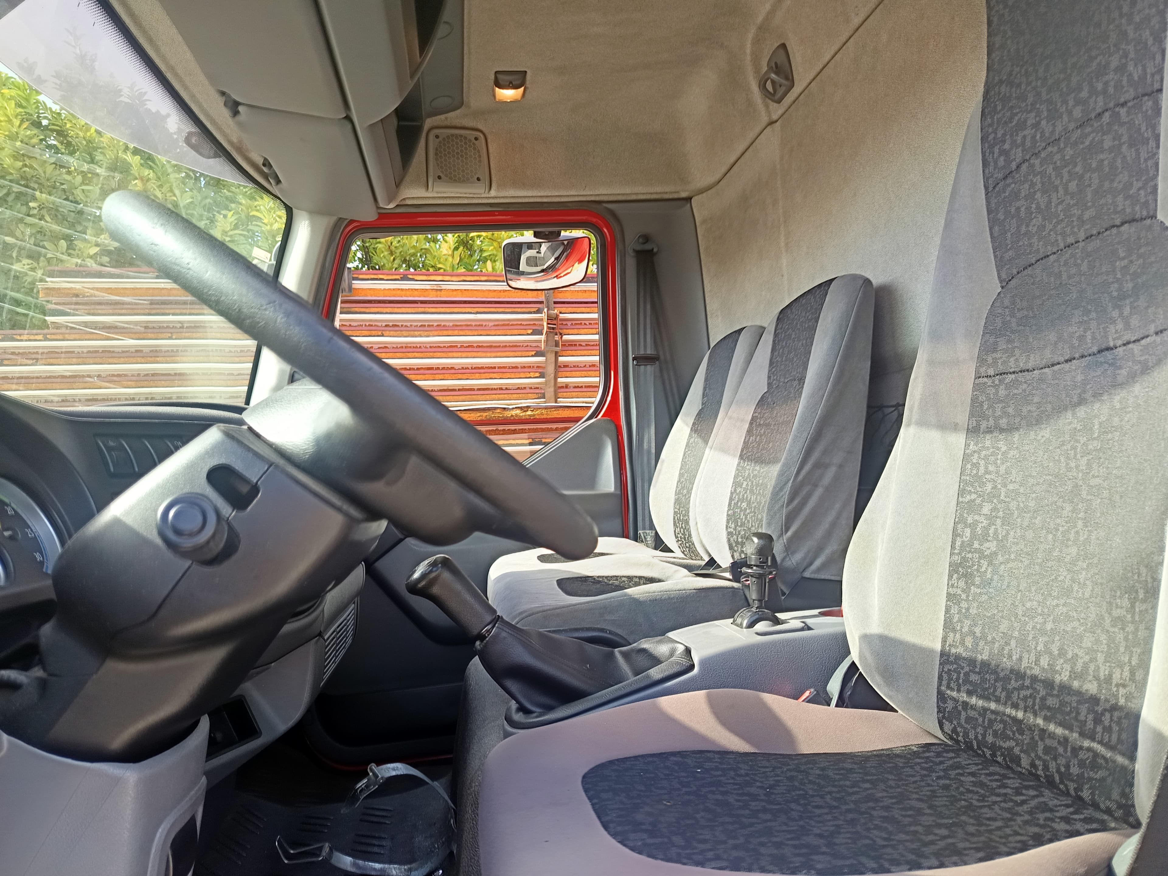 DAF LF 45.180 · Ano 2007 — imagem 16