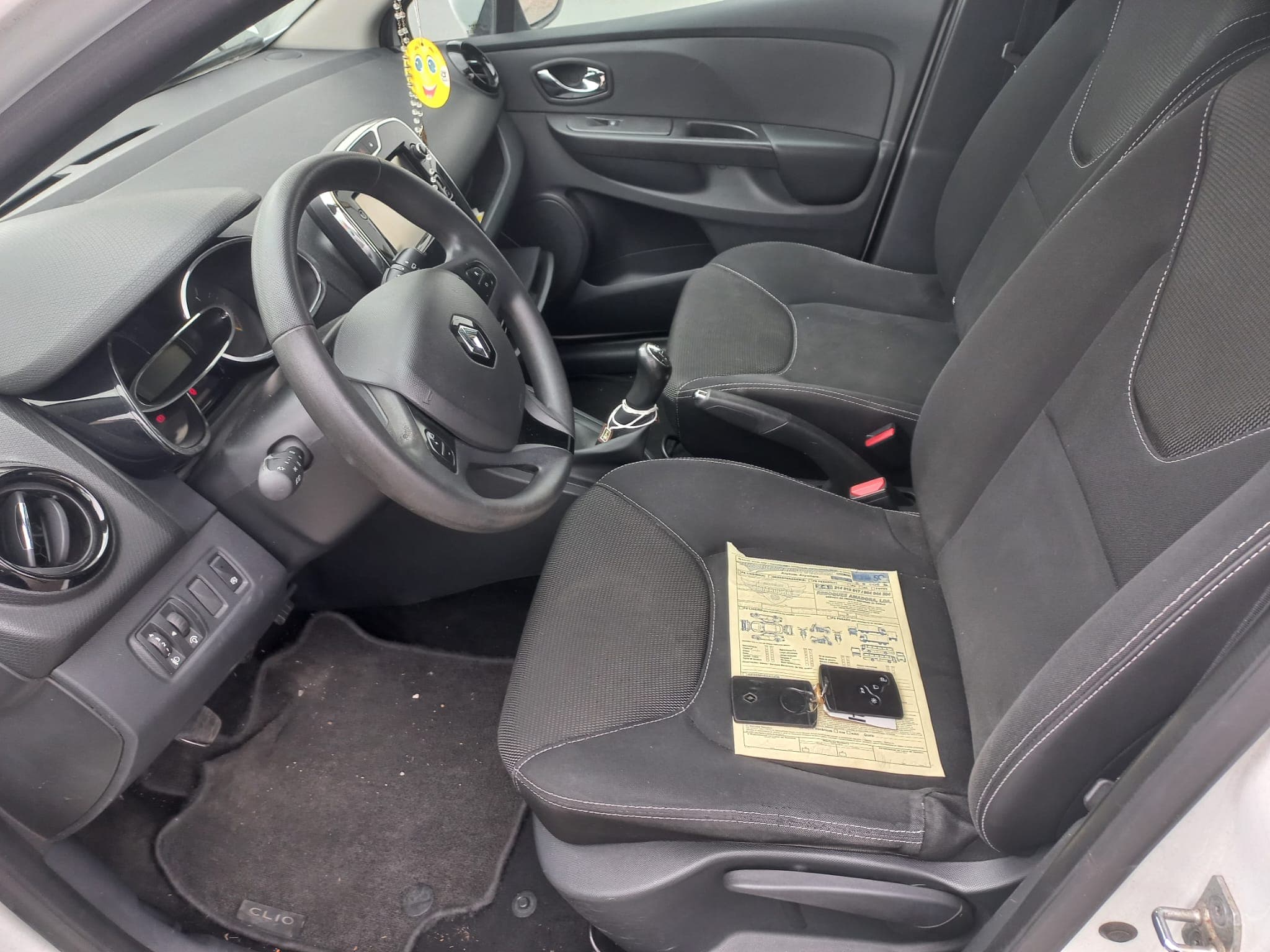 Renault Clio IV · Ano 2014     Més Janeiro — imagem 13