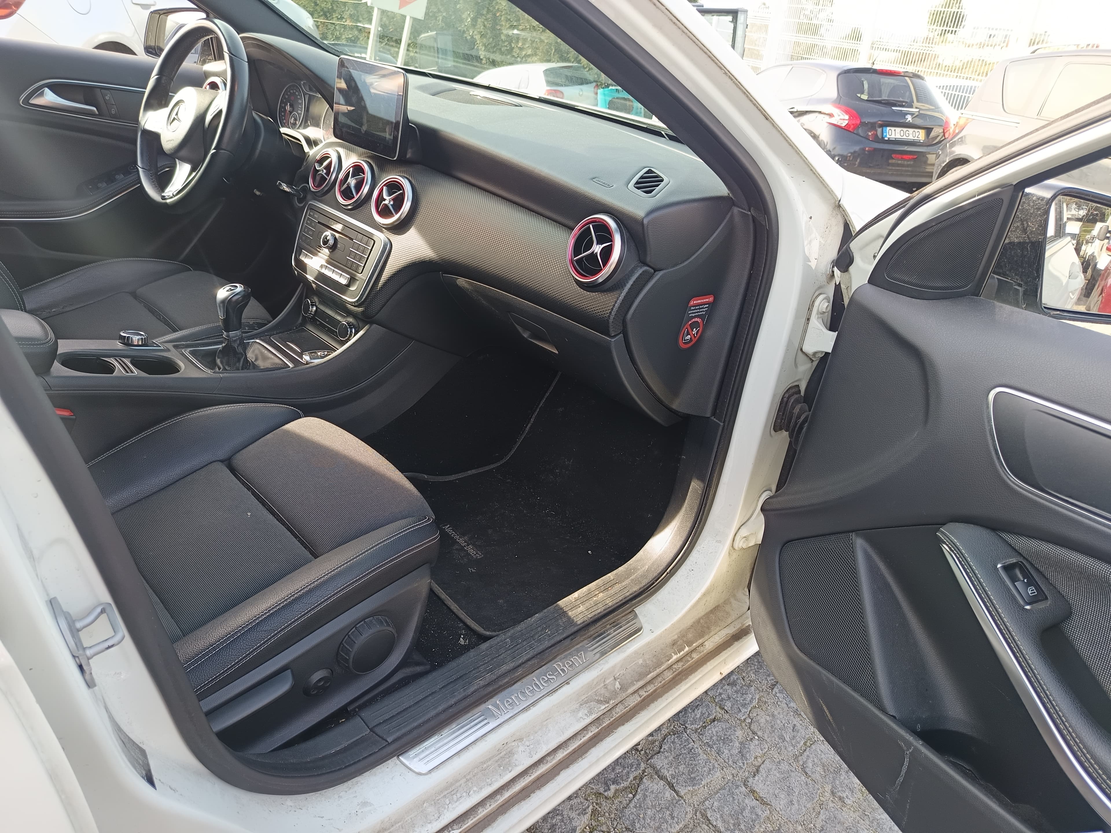 Mercedes-Benz — image 30
