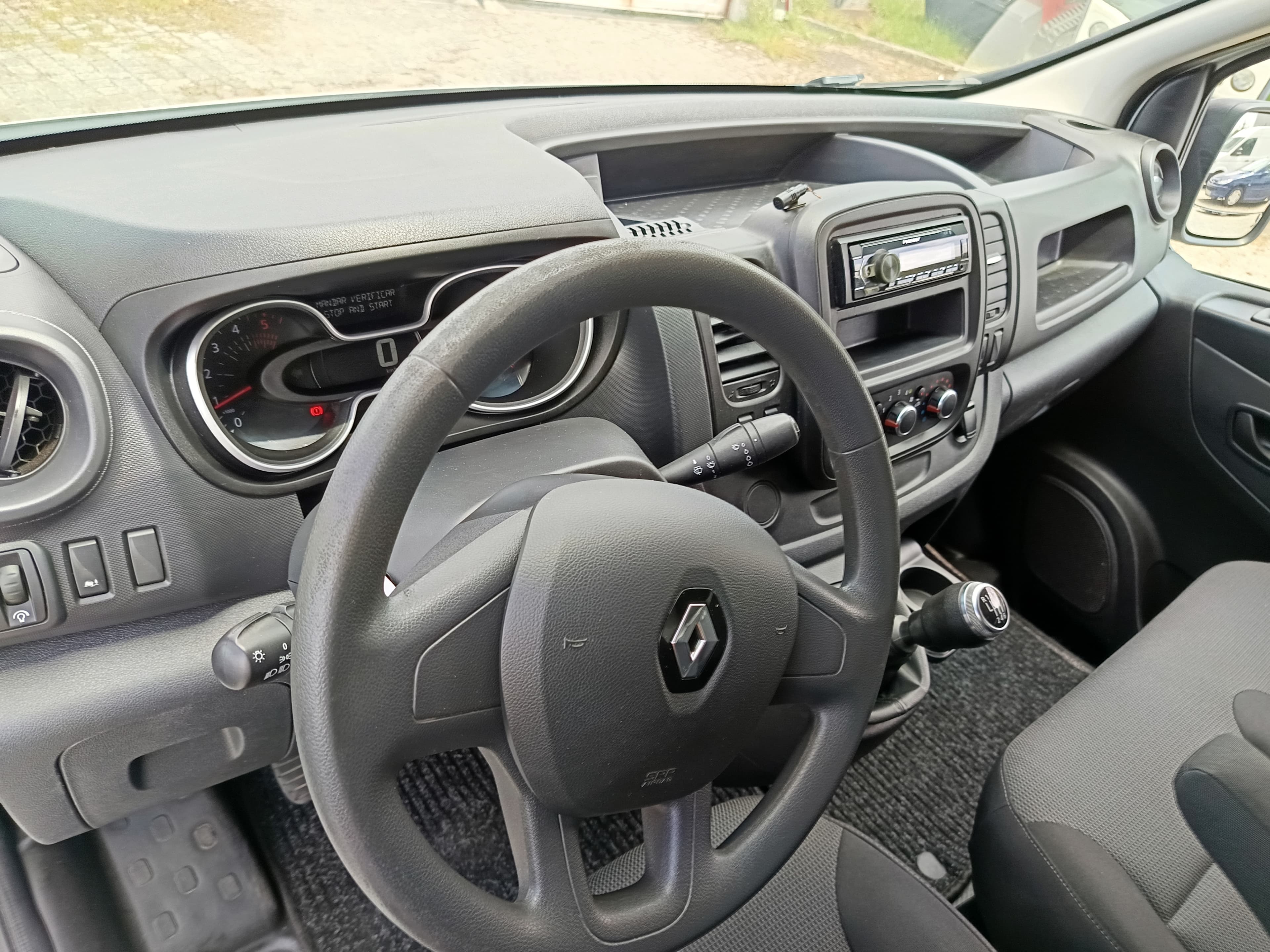 Renault Trafic · Ano 2021 — imagen 27
