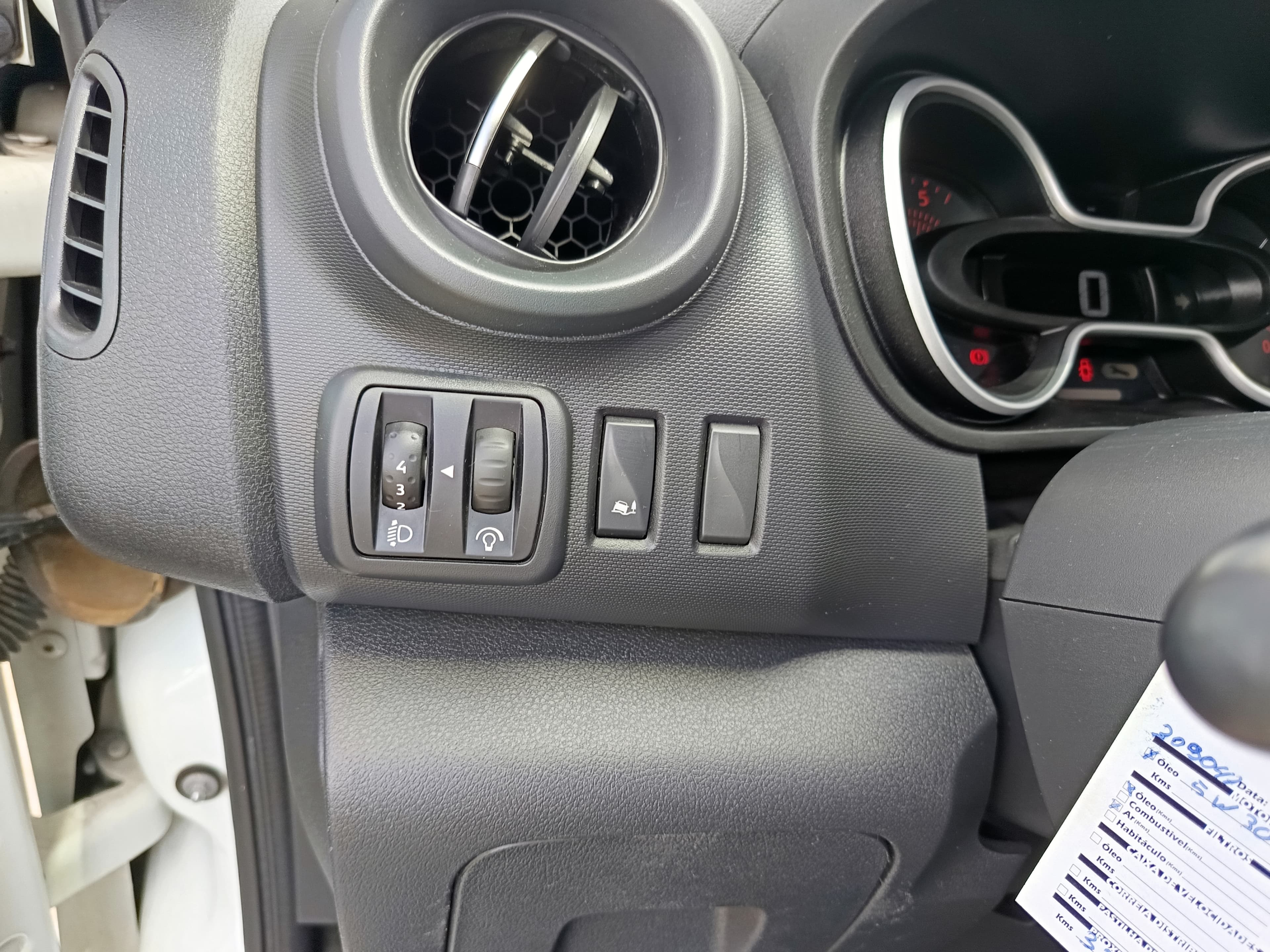 Renault Trafic · Ano 2021 — imagen 34