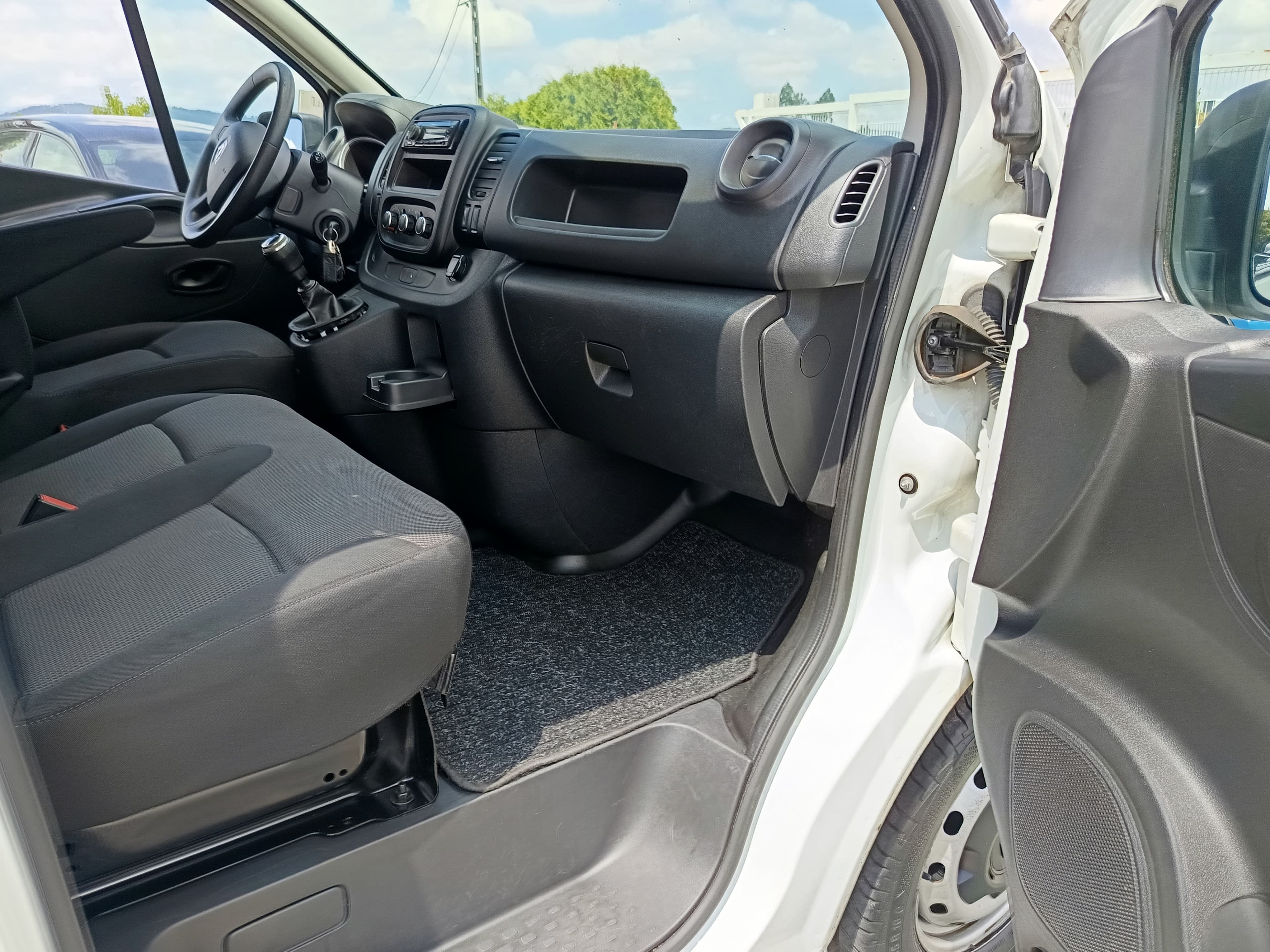 Renault Trafic · Ano 2021 — imagen 19