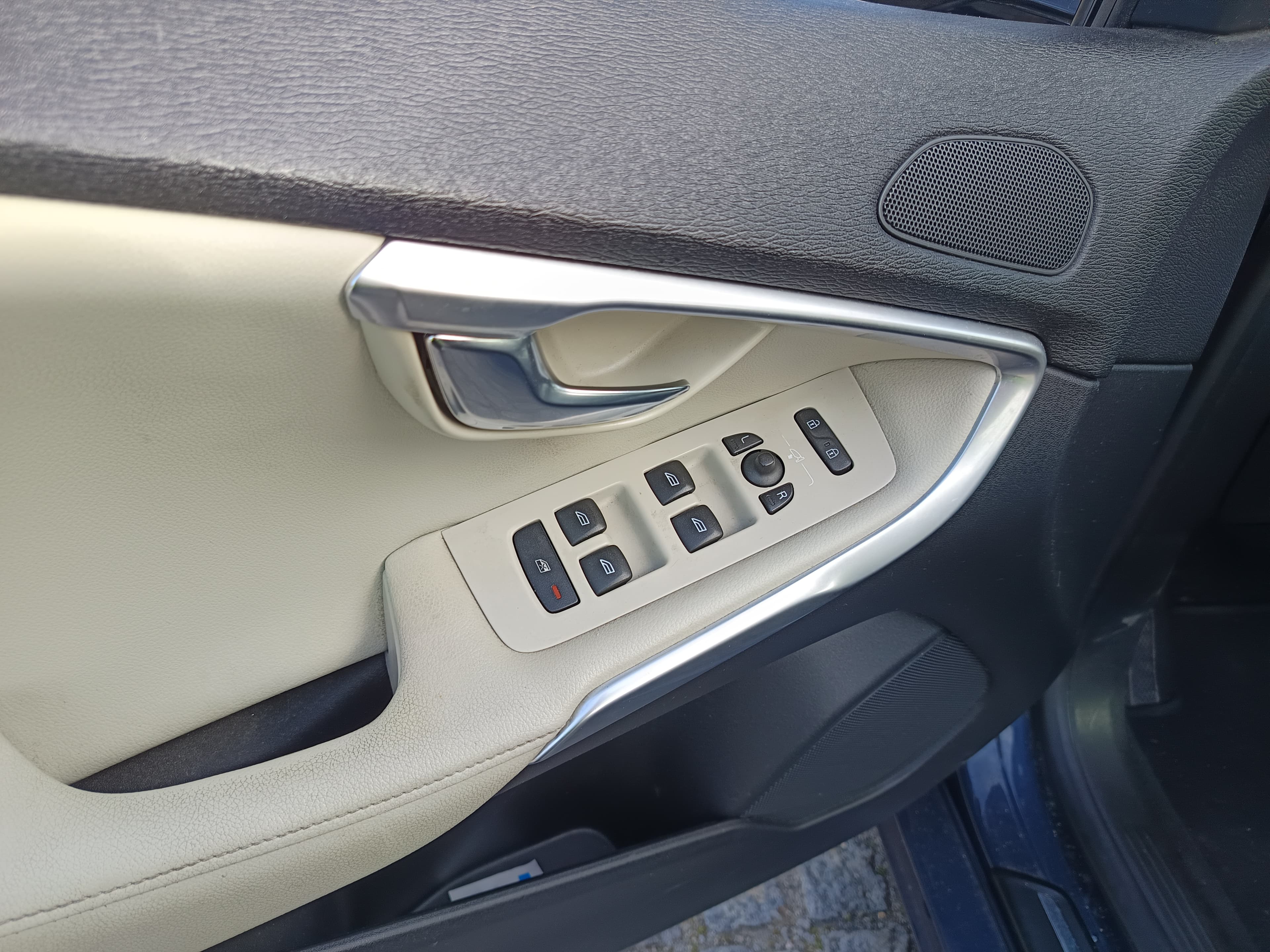 Volvo V40 · Ano 2014 — image 33