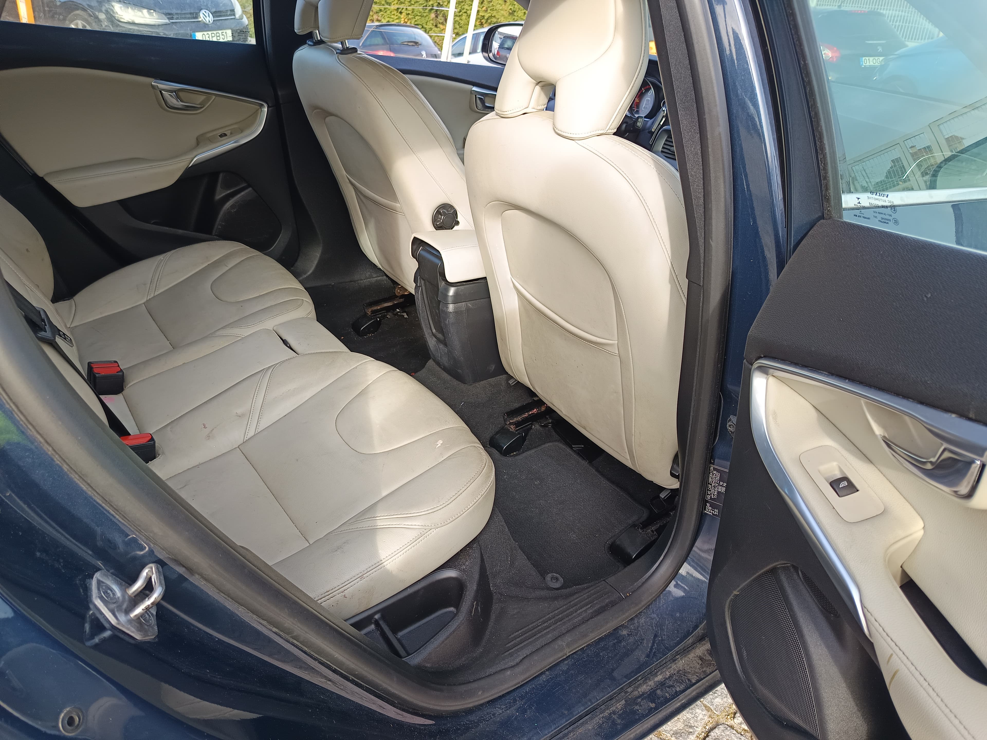 Volvo V40 · Ano 2014 — image 23