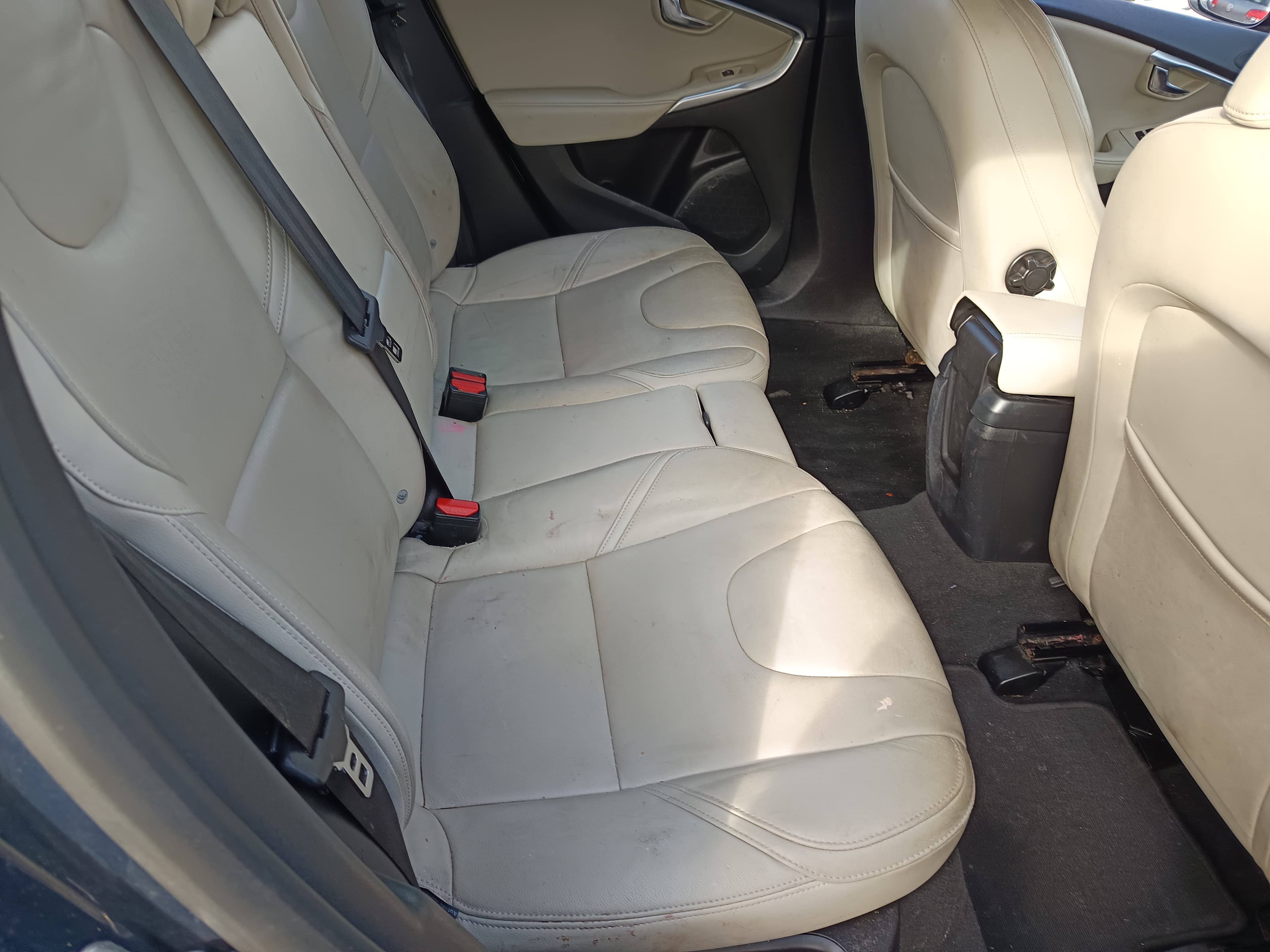 Volvo V40 · Ano 2014 — image 25
