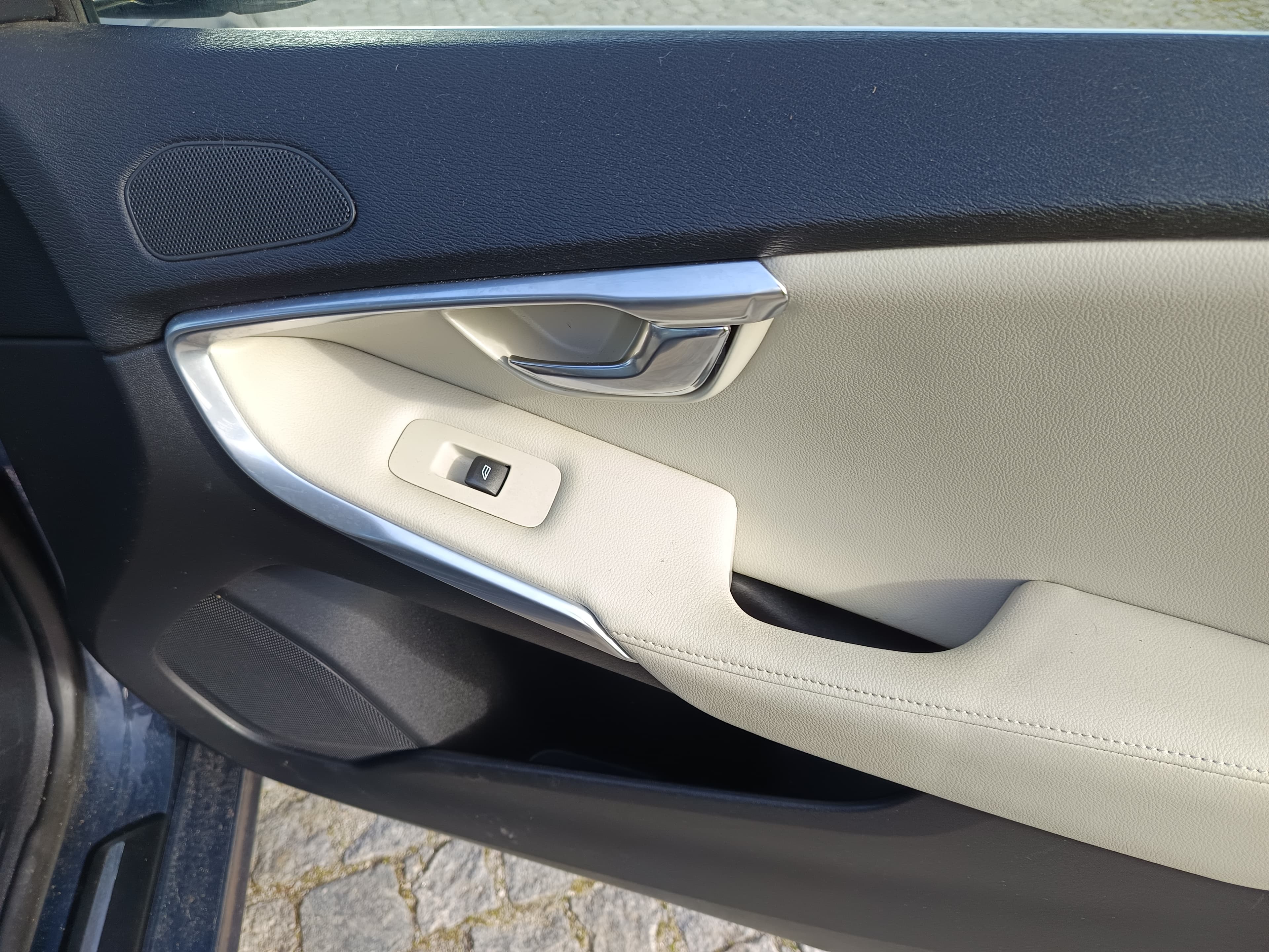 Volvo V40 · Ano 2014 — image 27